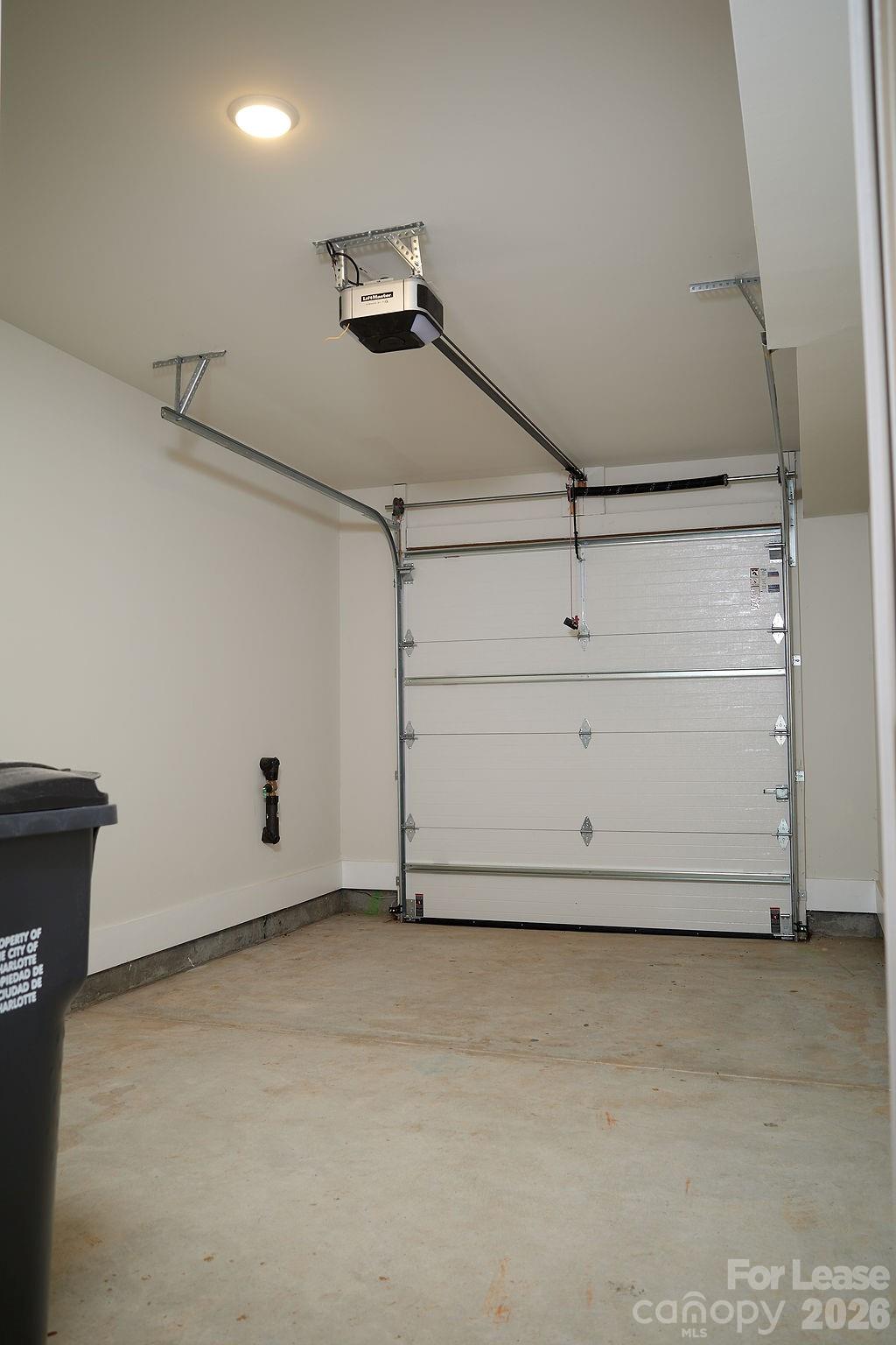 1300 E 10th Street Property Photo 20