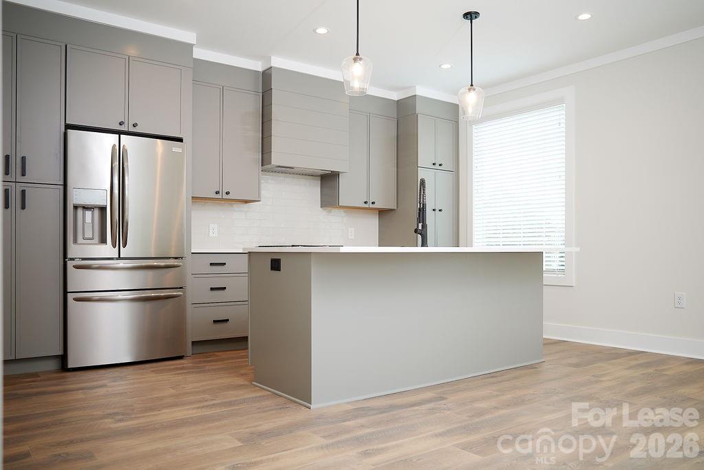 1302 E 10th Street Property Photo 2