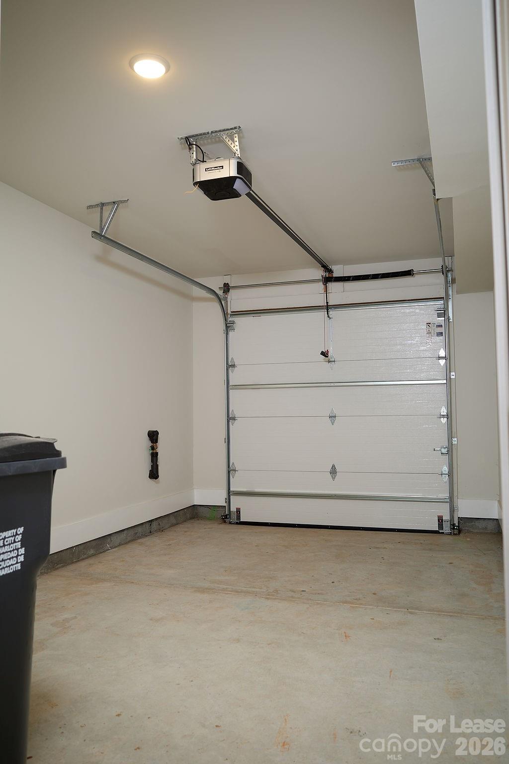 1302 E 10th Street Property Photo 17