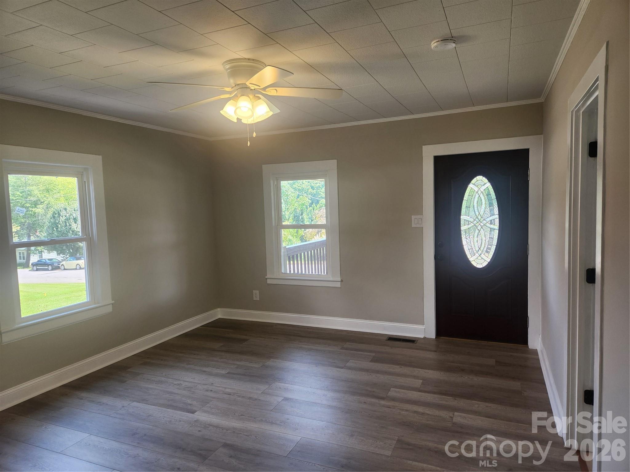 8 N Summit Avenue Property Photo 3