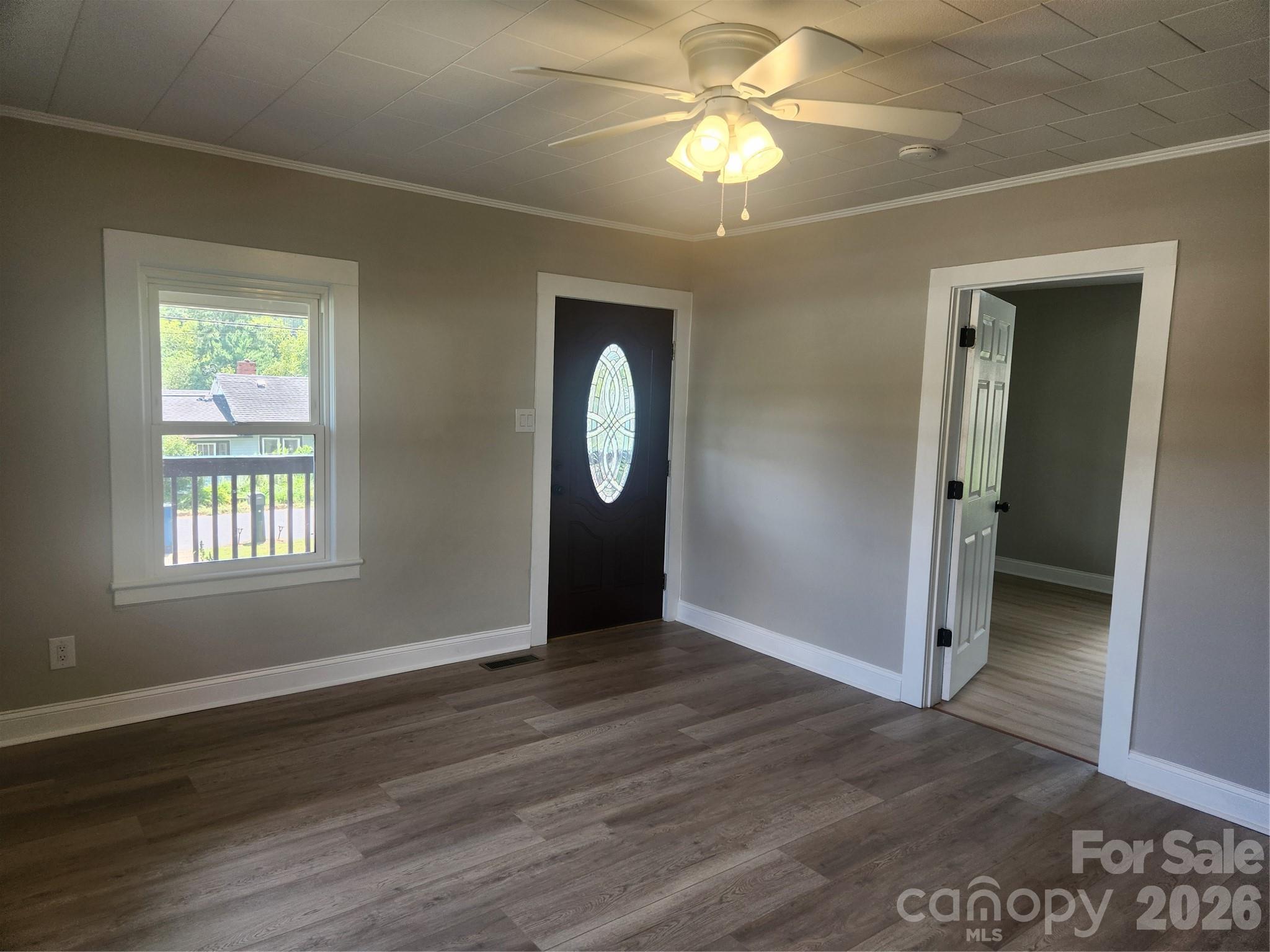 8 N Summit Avenue Property Photo 4