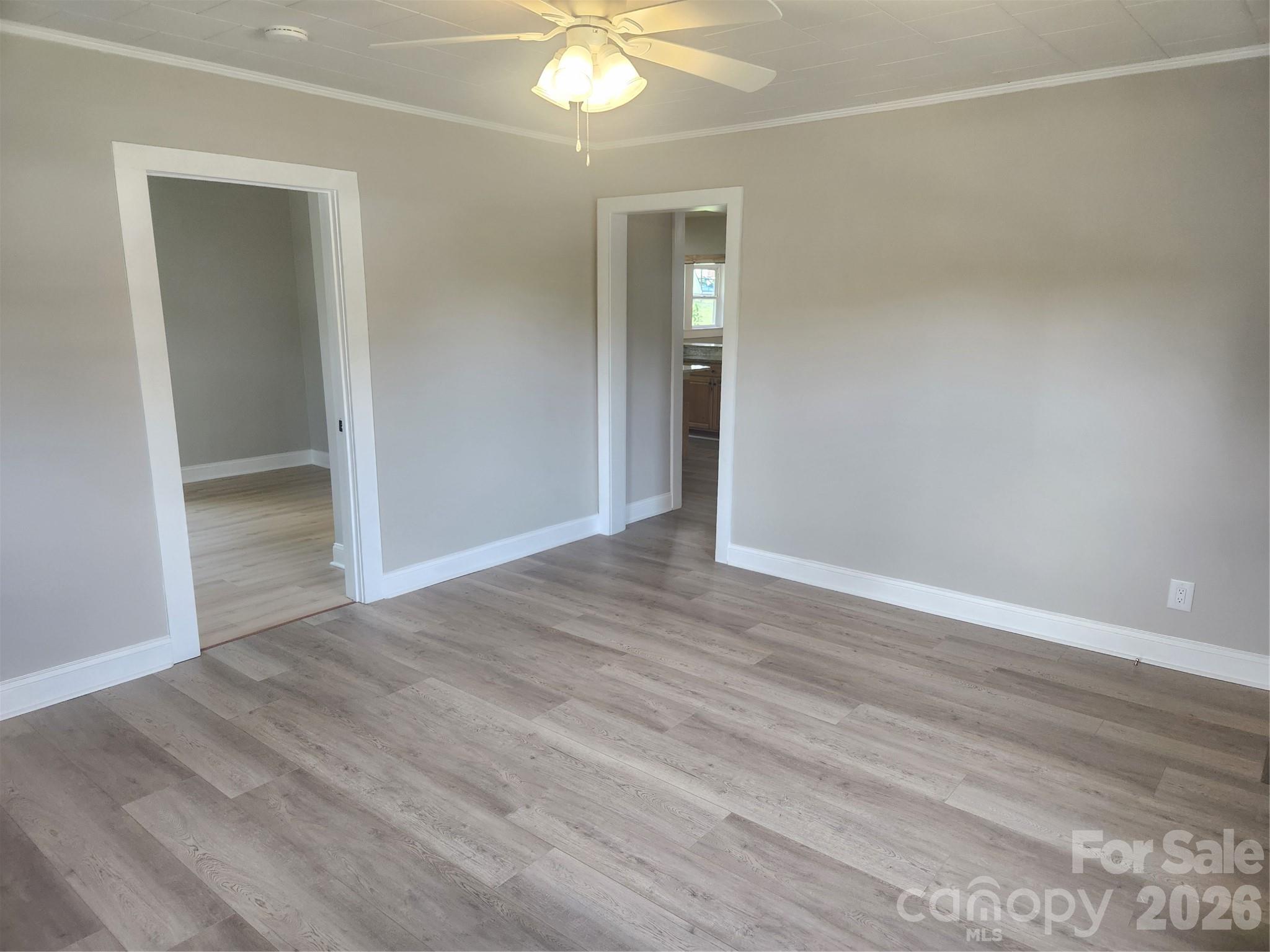 8 N Summit Avenue Property Photo 6