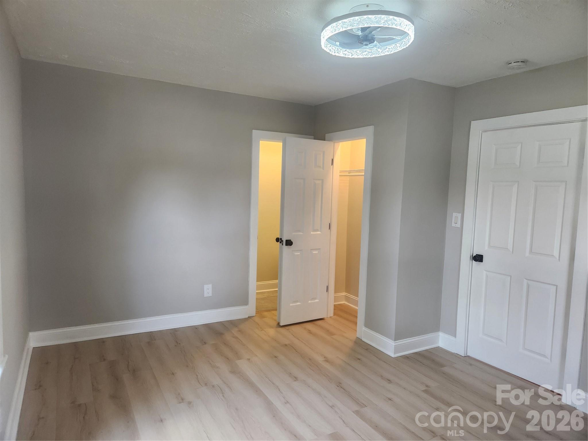 8 N Summit Avenue Property Photo 8