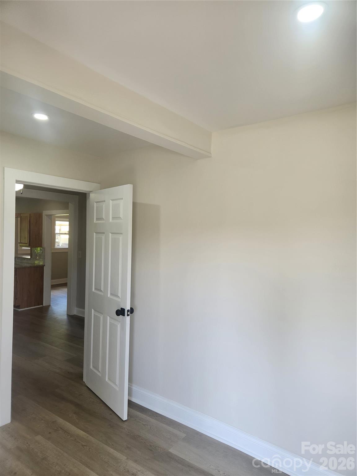 8 N Summit Avenue Property Photo 11