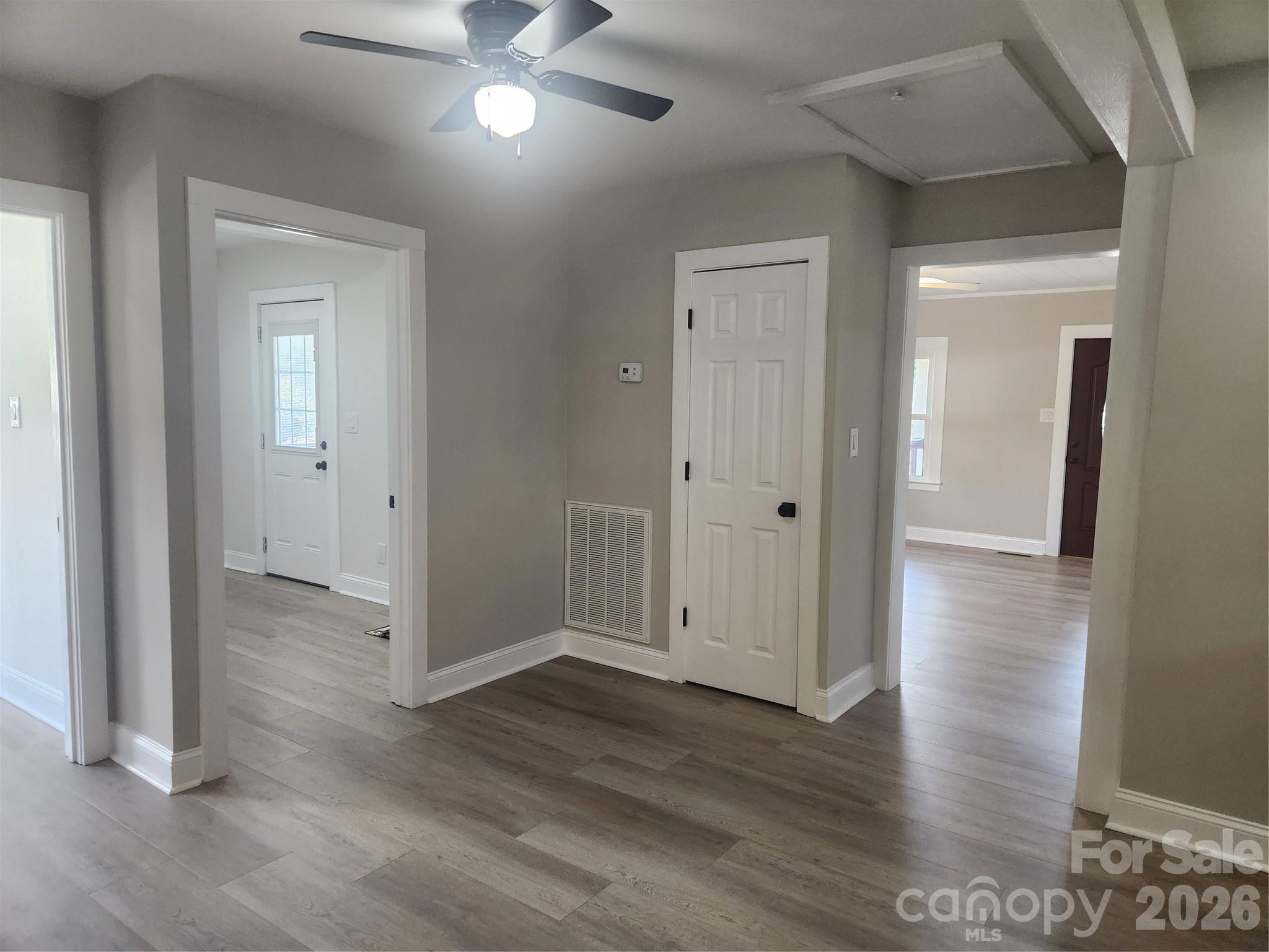 8 N Summit Avenue Property Photo 13