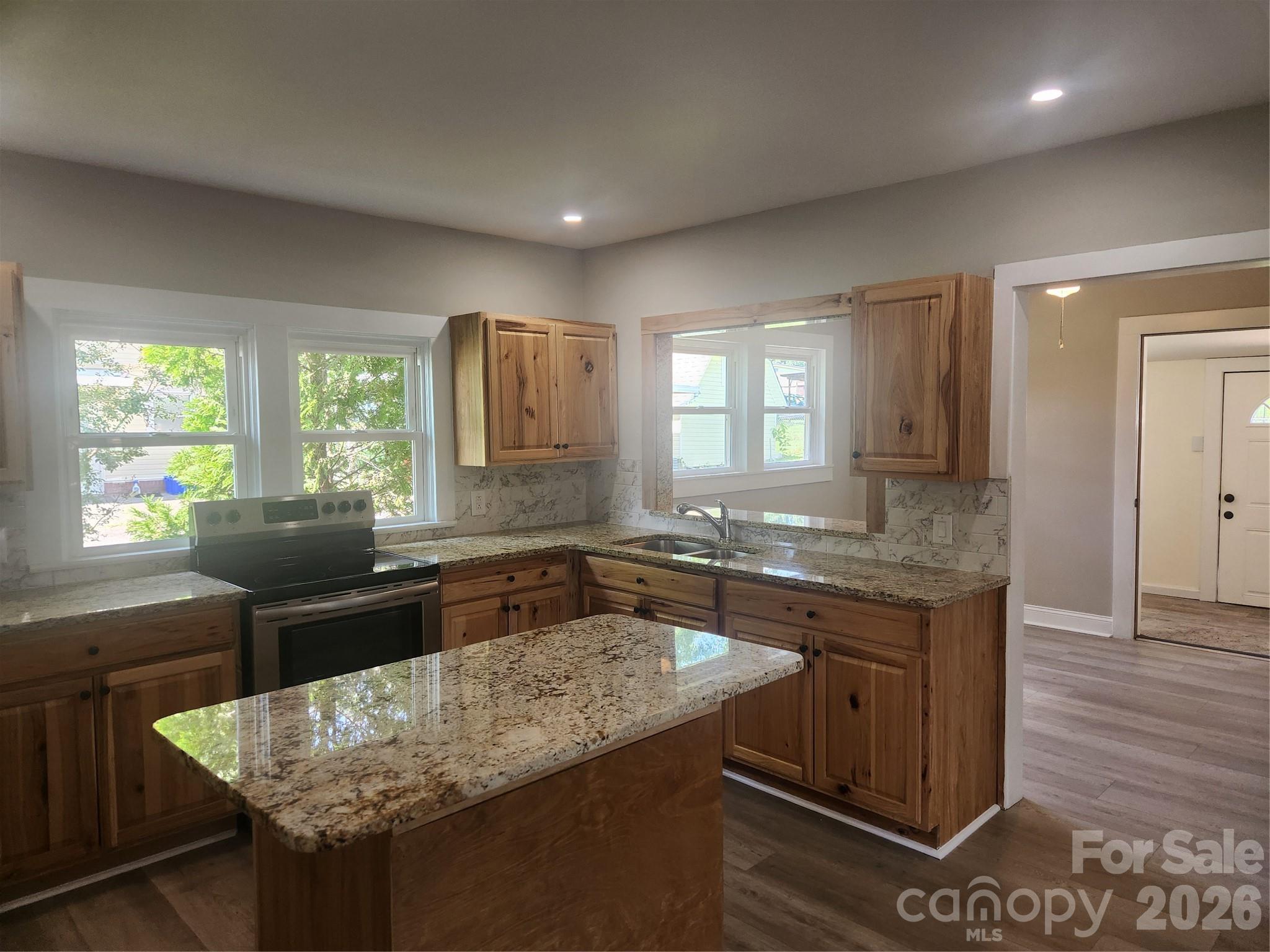 8 N Summit Avenue Property Photo 14