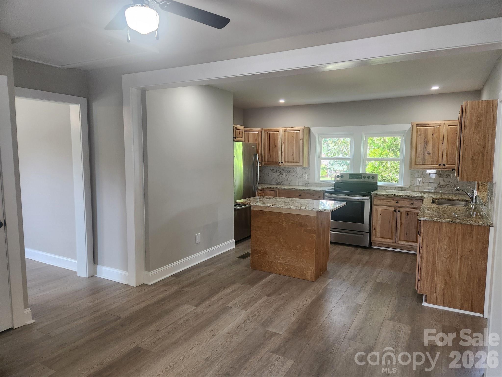 8 N Summit Avenue Property Photo 15