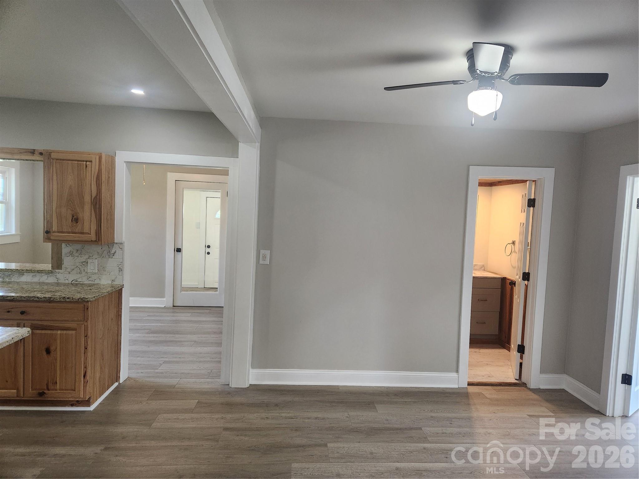 8 N Summit Avenue Property Photo 16