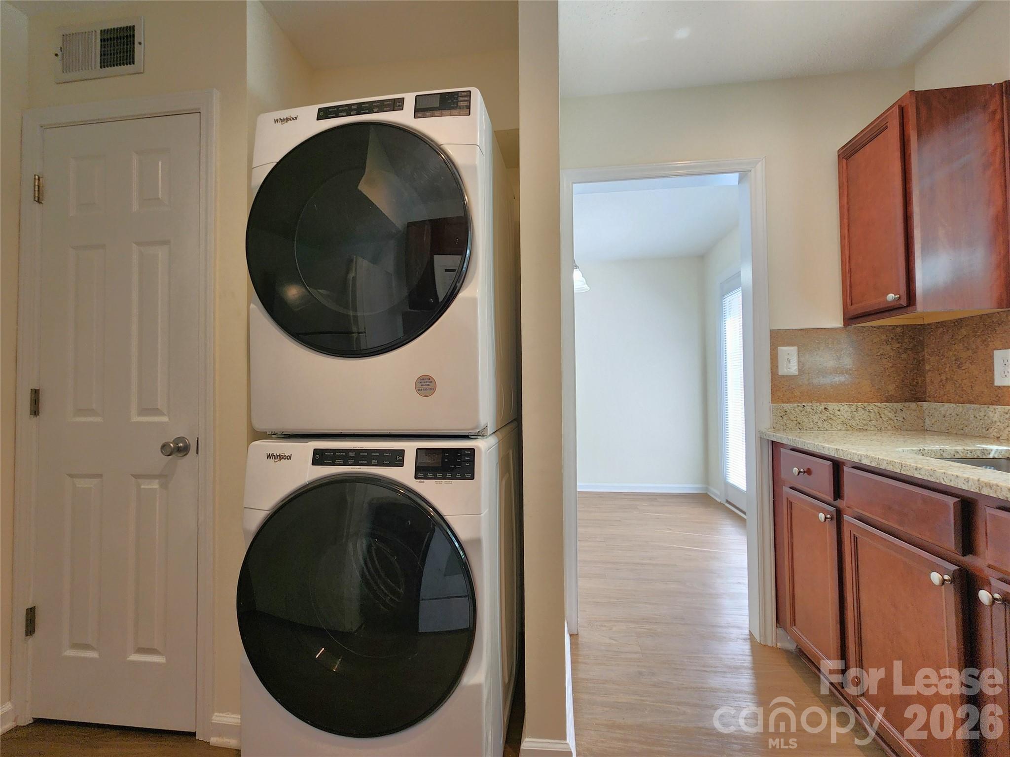 406 E 18th Street Property Photo 8