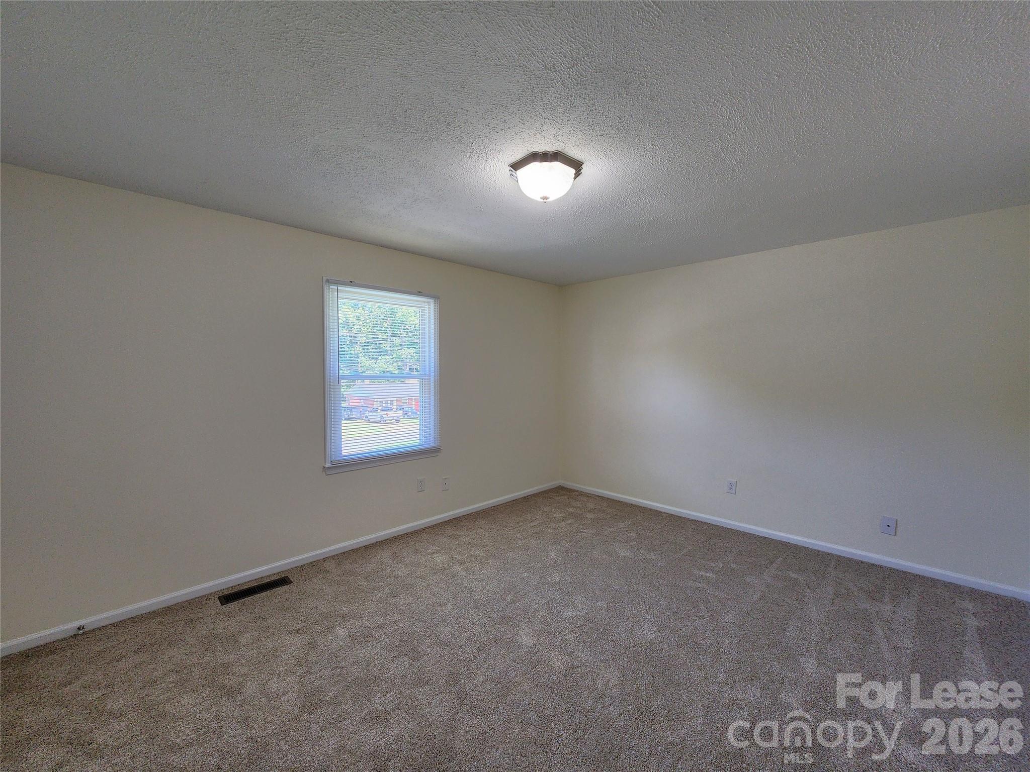 406 E 18th Street Property Photo 11