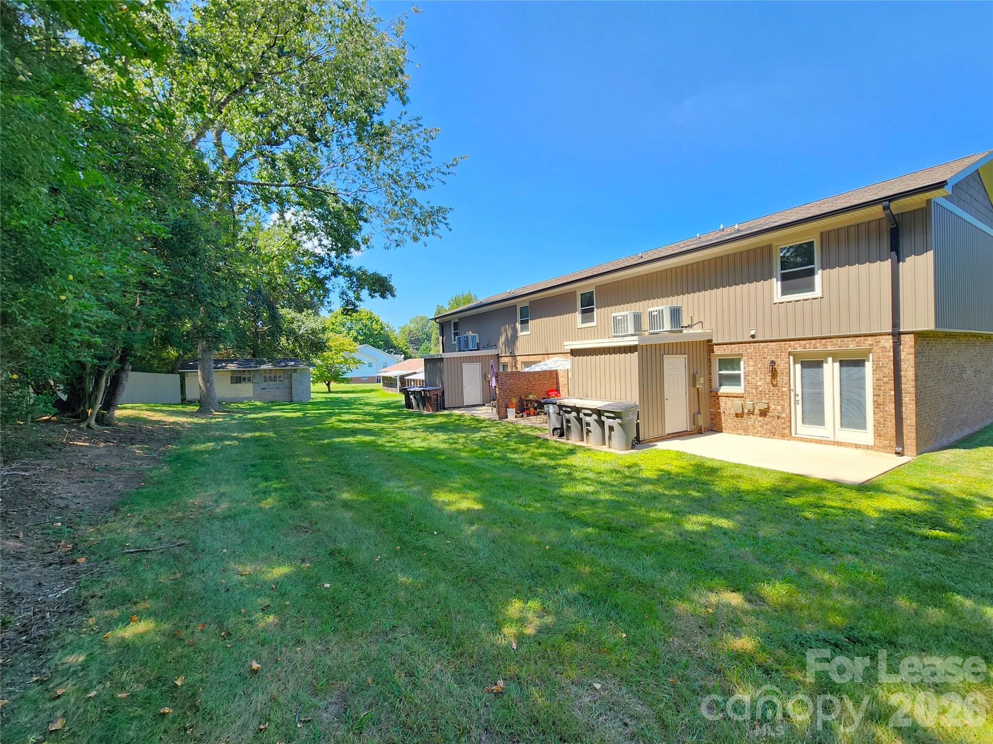 406 E 18th Street Property Photo 17