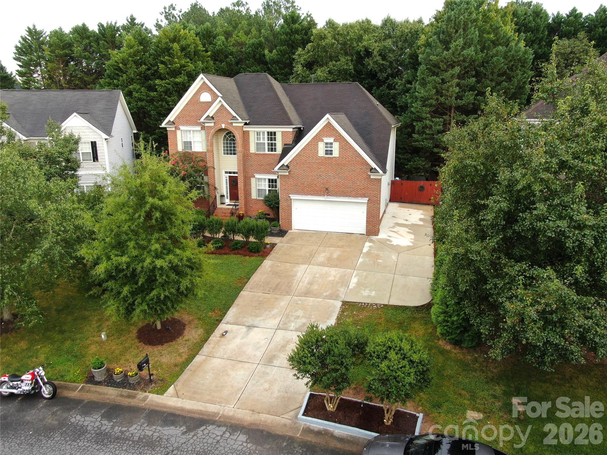14923 Hawick Manor Lane Property Photo 1