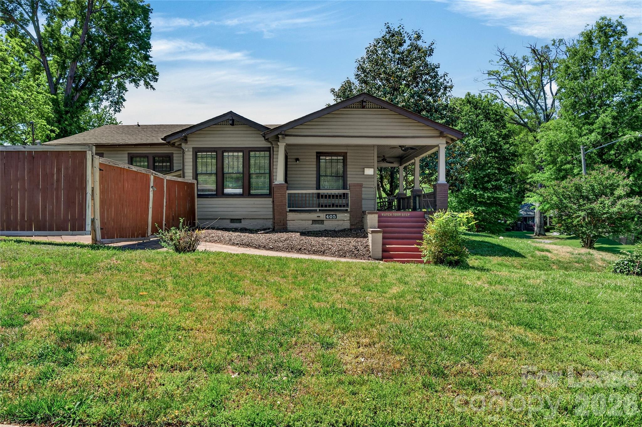 405 Walnut Avenue Property Photo 1