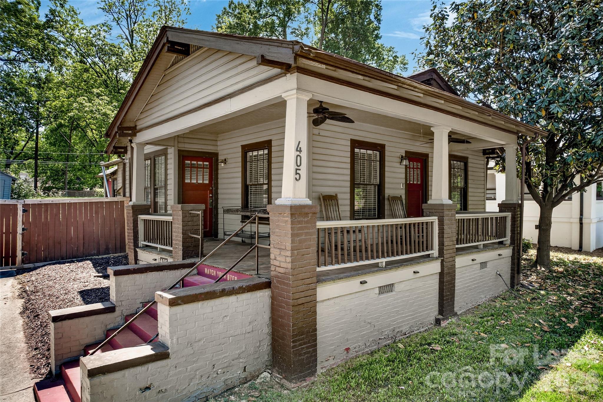405 Walnut Avenue Property Photo 2