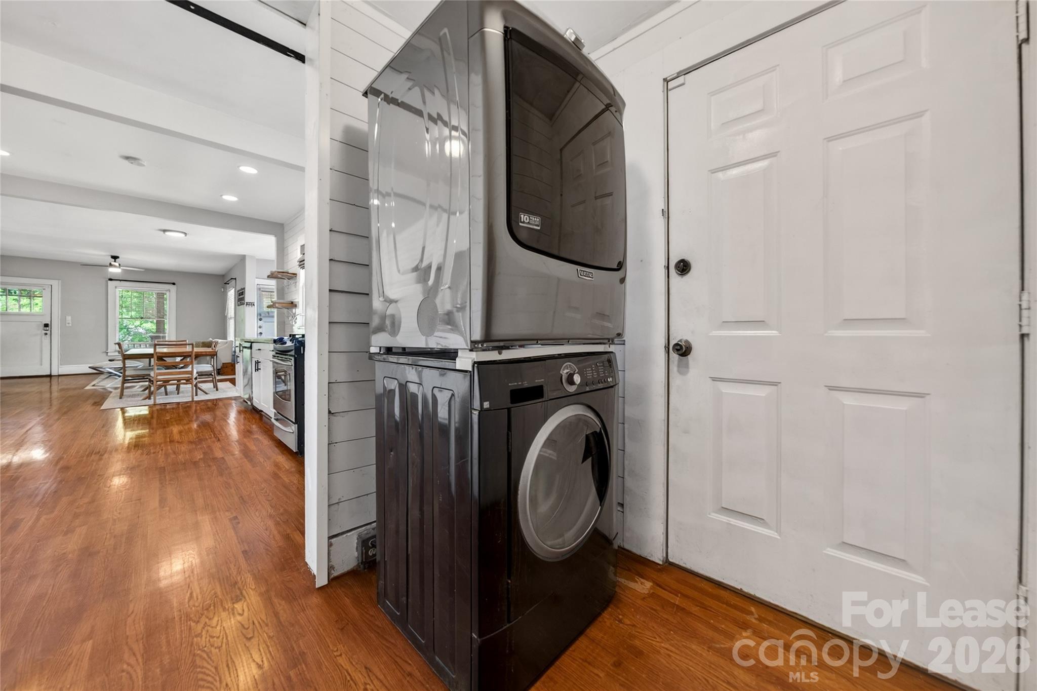 405 Walnut Avenue Property Photo 7