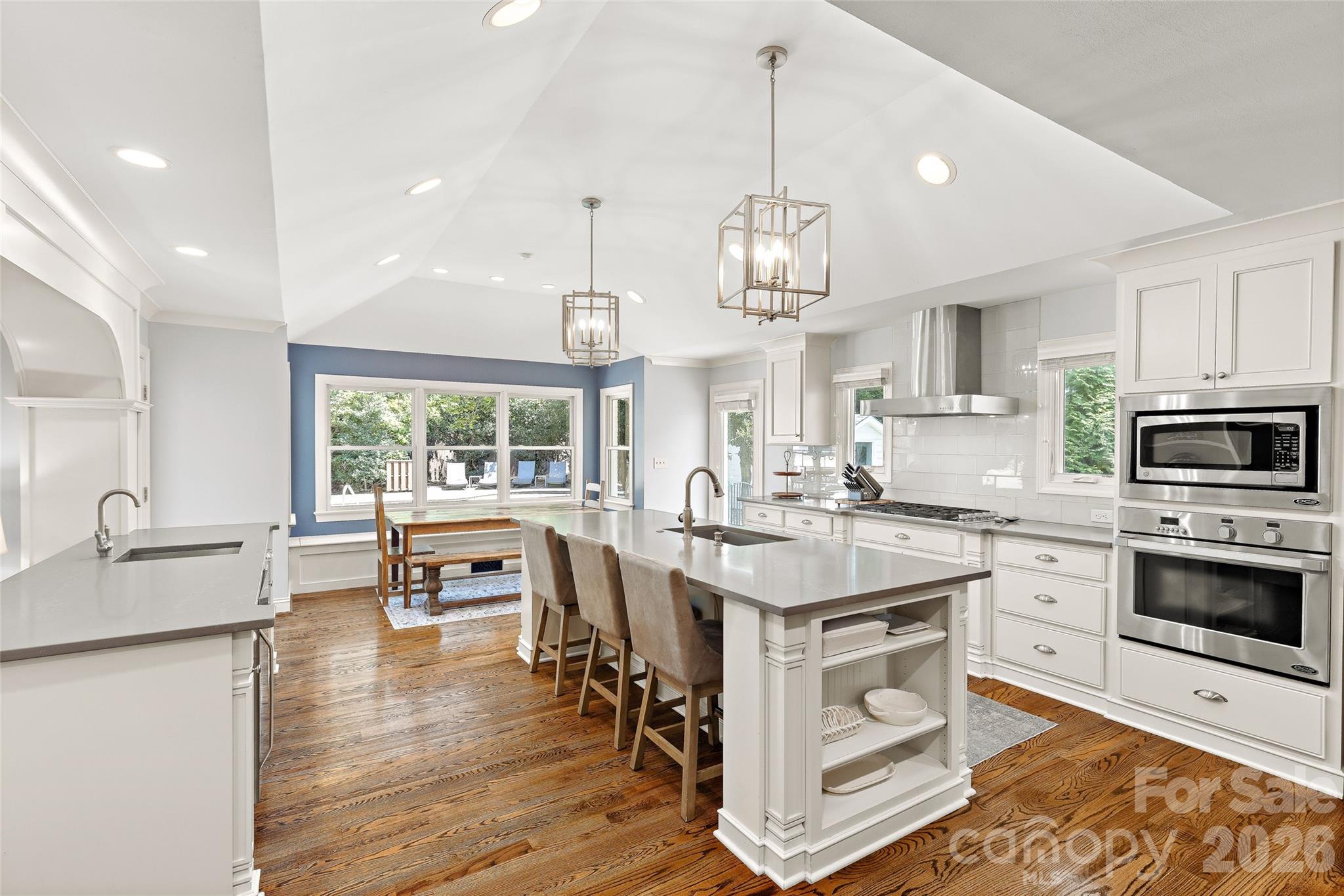 3615 Pickwick Lane Property Photo 10