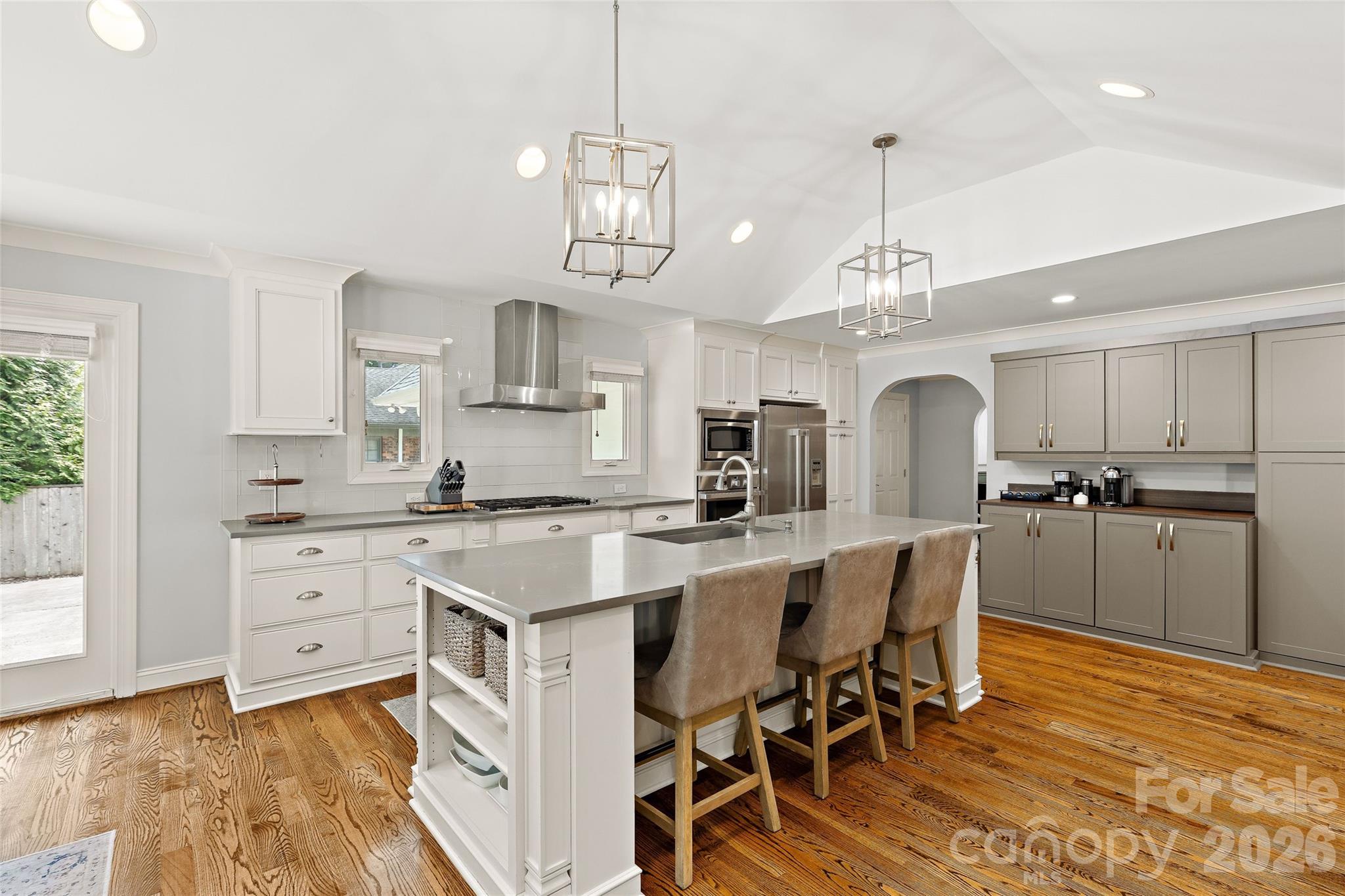 3615 Pickwick Lane Property Photo 11