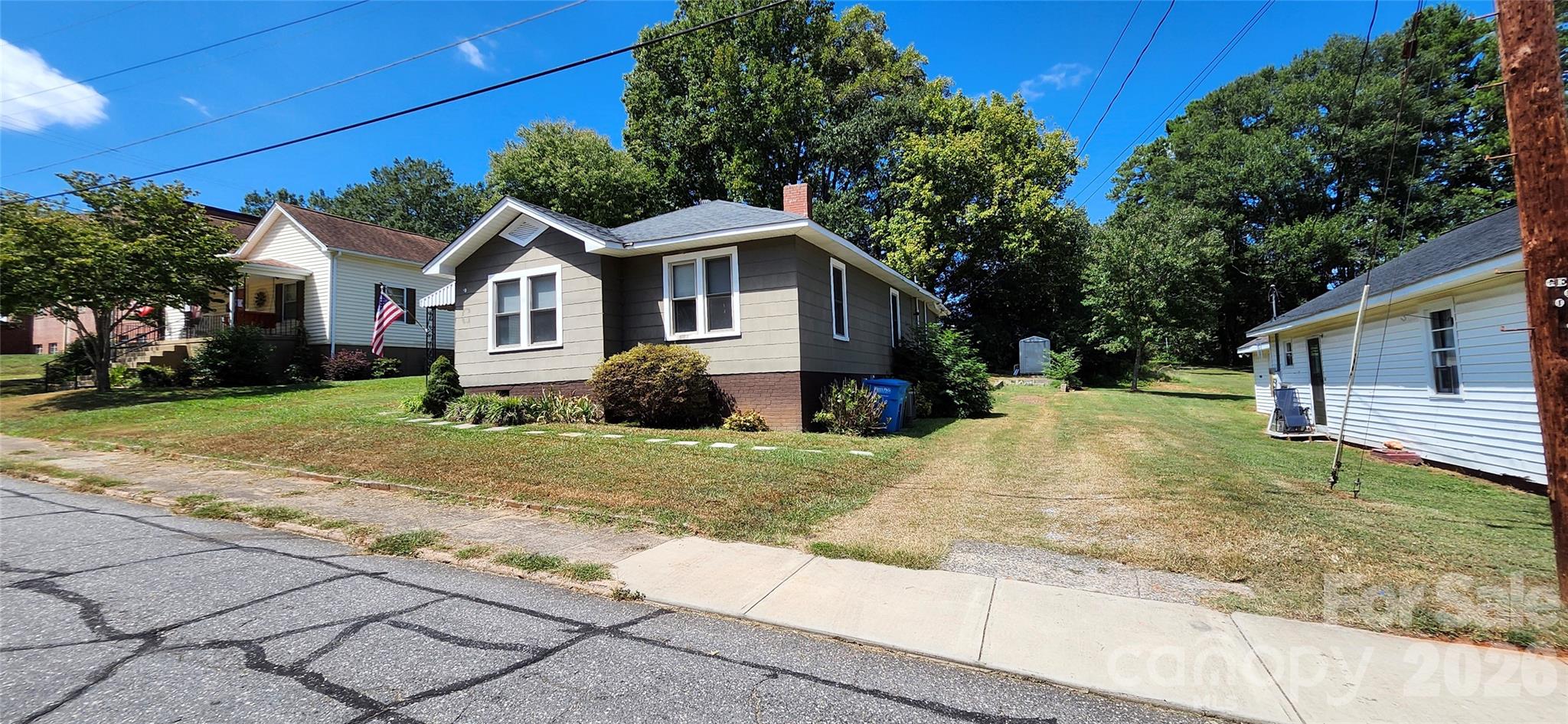 217 10th Street Property Photo 1