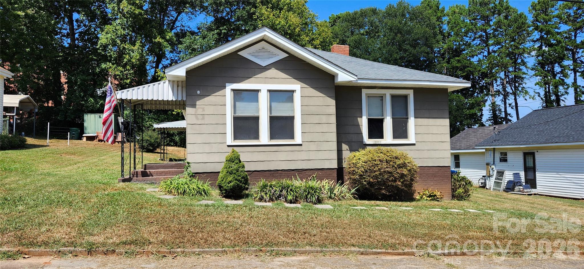 217 Tenth Street Property Photo 1