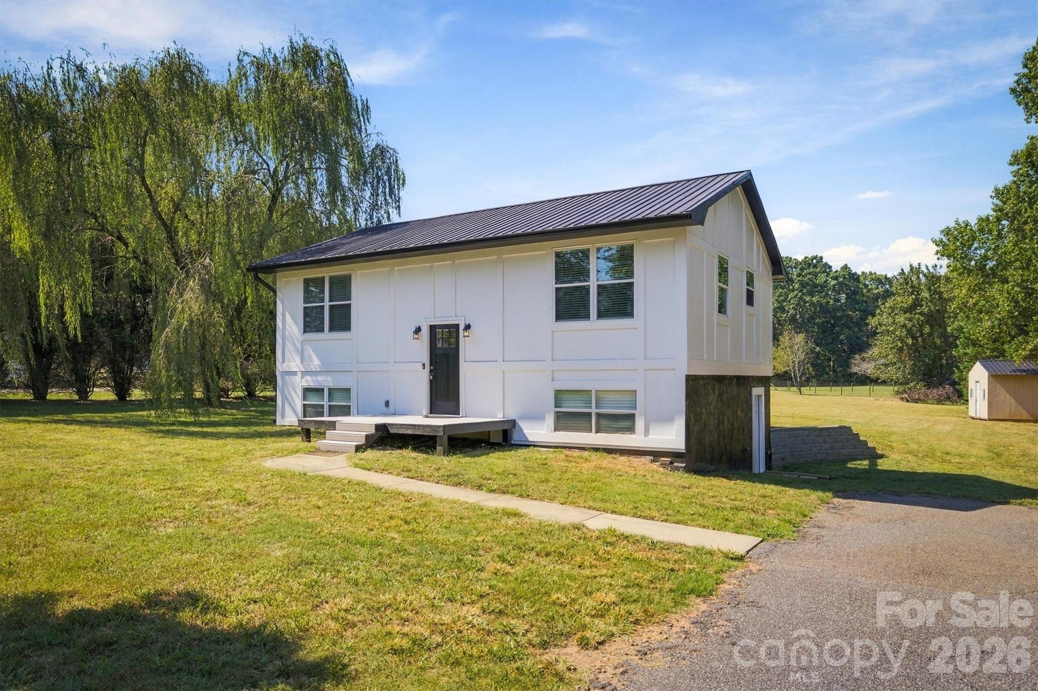 2646 Icard Rhodhiss Road Property Photo 1