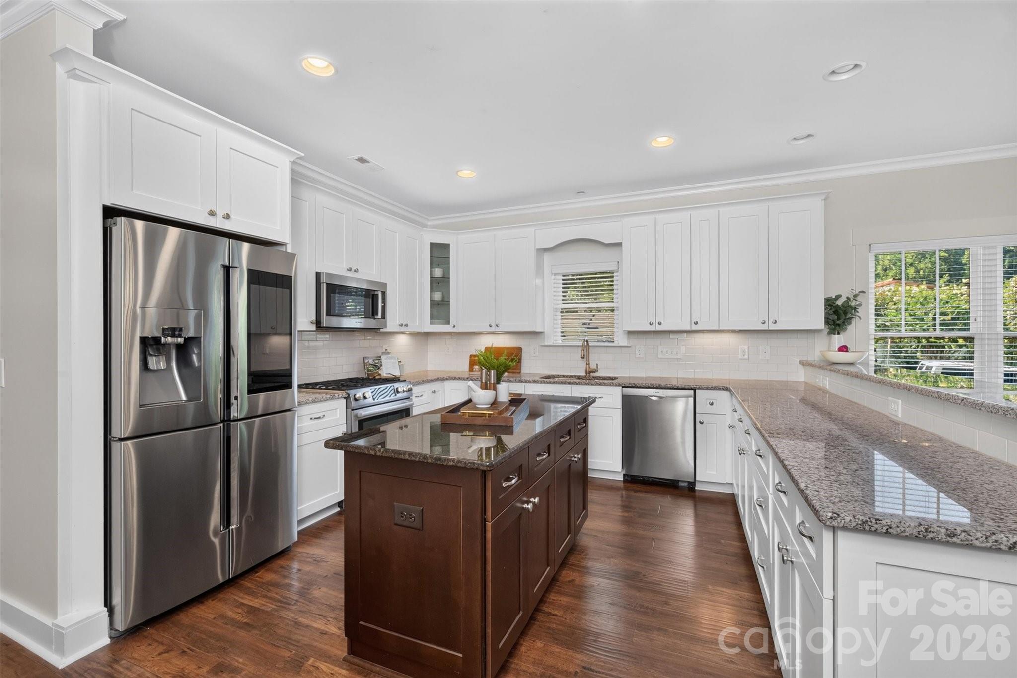 2562 Roseview Lane Property Photo 8