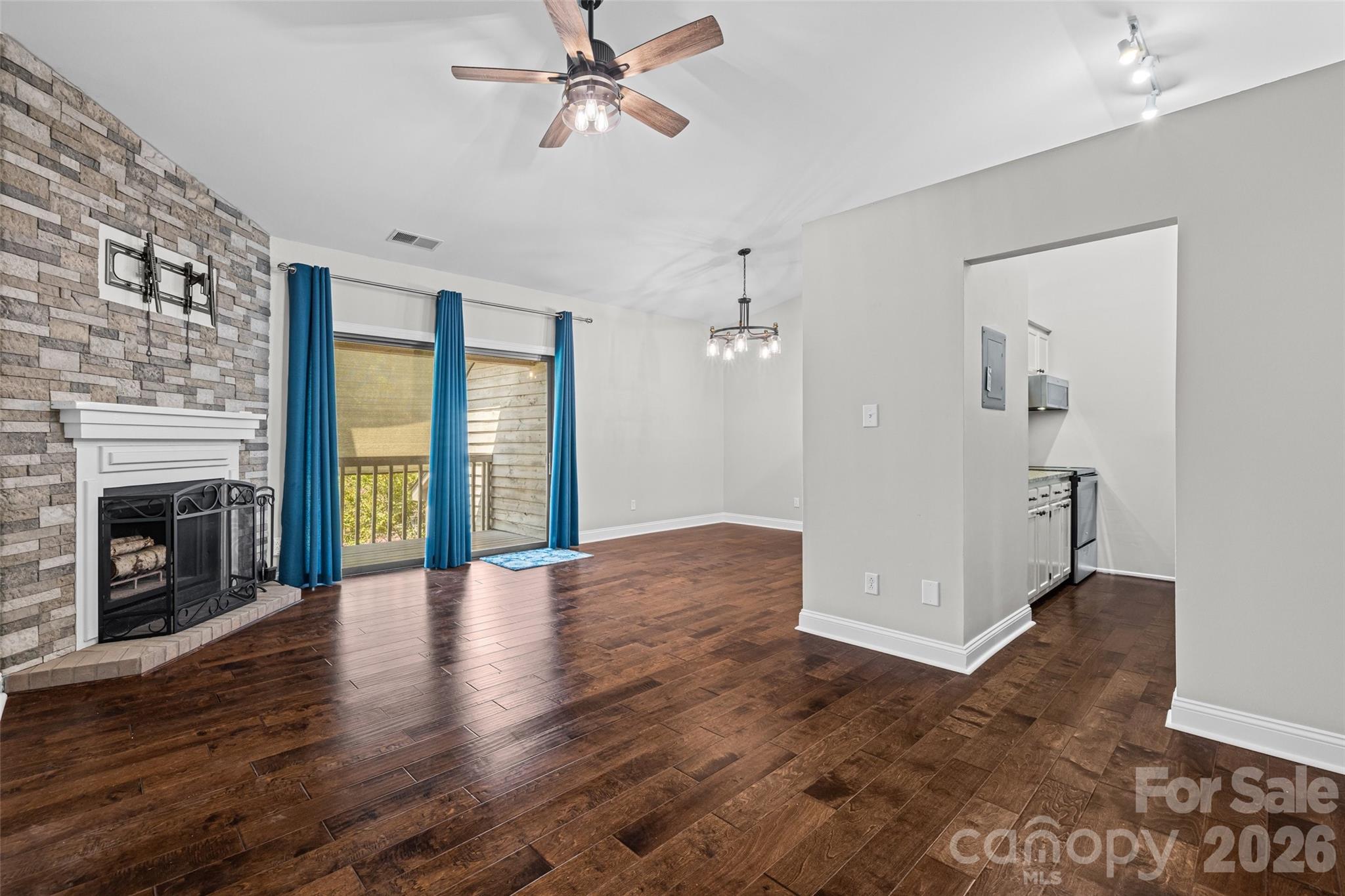 4160 Charlotte Highway F Property Photo 1