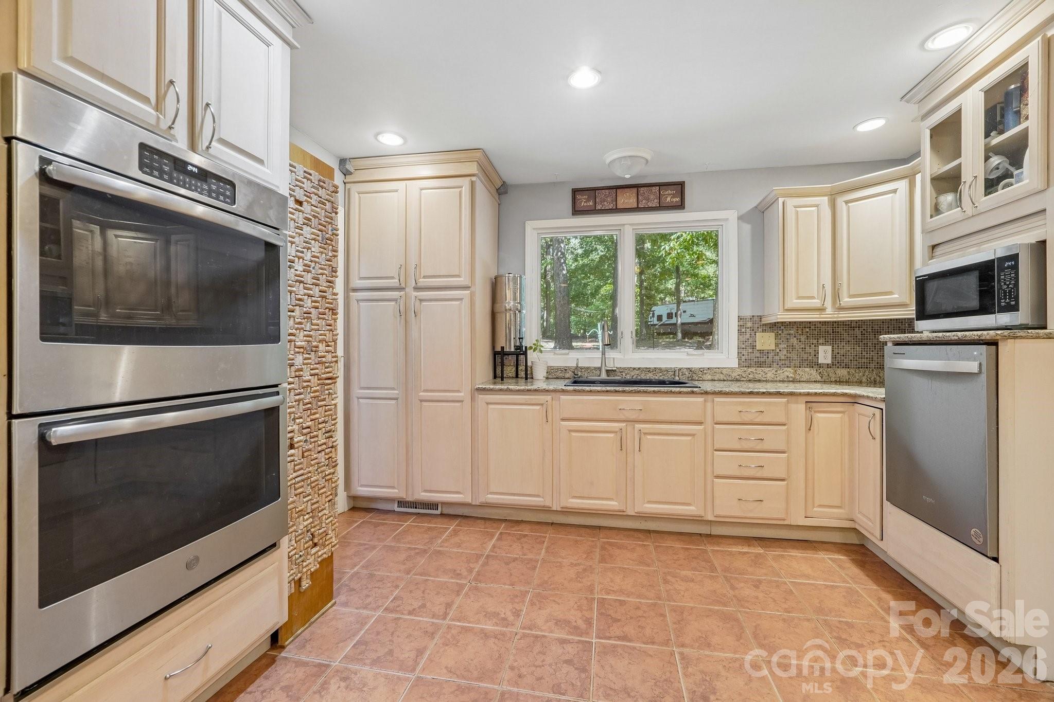 2701 Cedar Trail Lane Property Photo 8