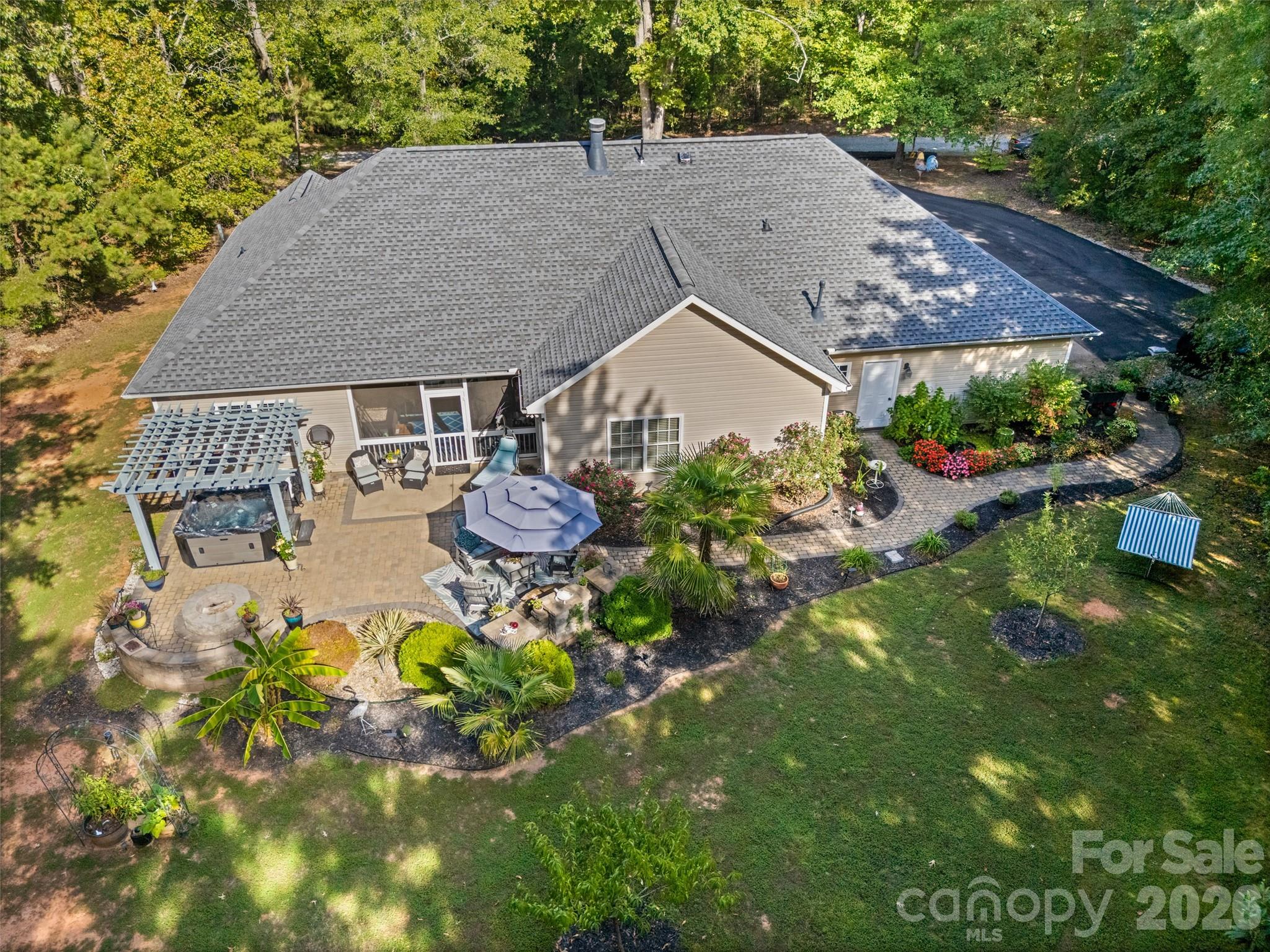 1566 Dirt Road Property Photo 3