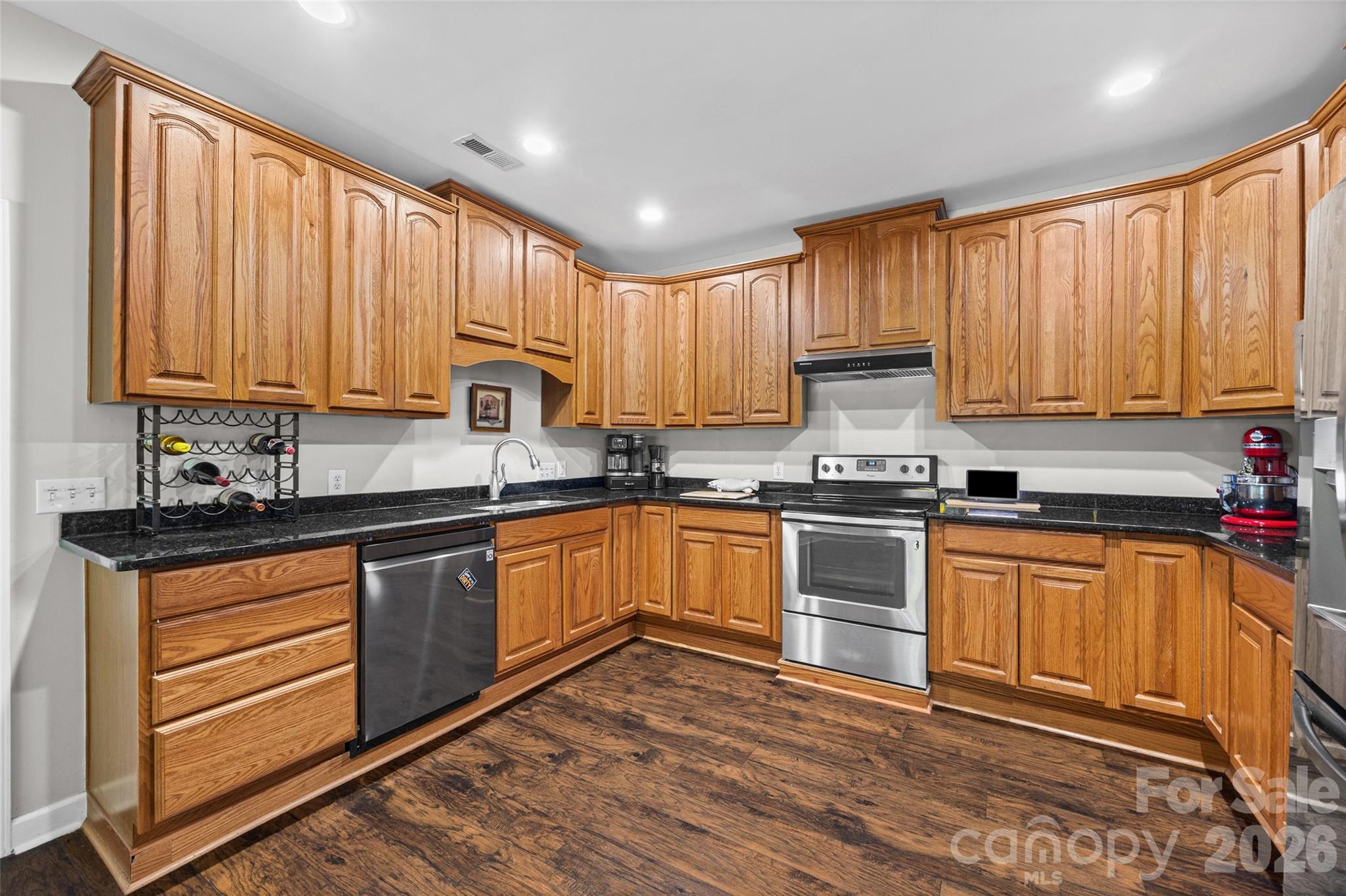1566 Dirt Road Property Photo 8
