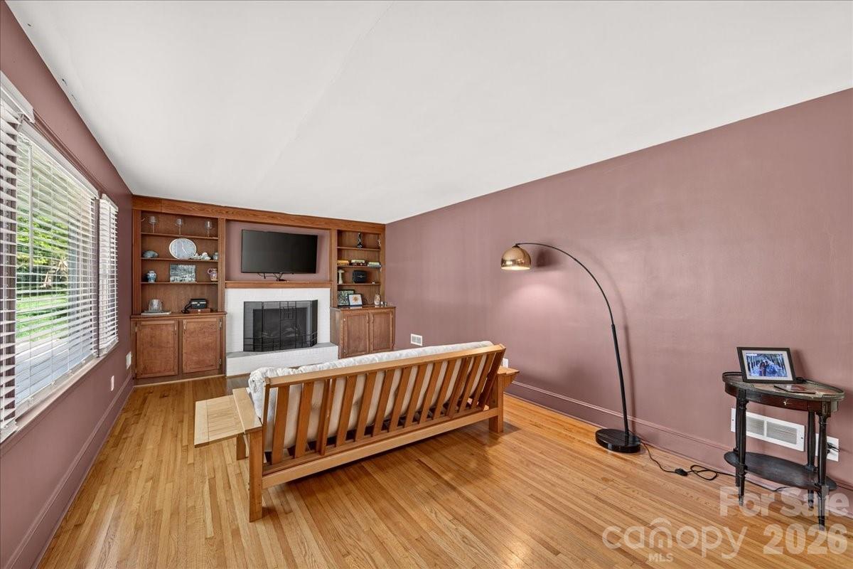 1442 Plumcrest Drive Property Photo 3