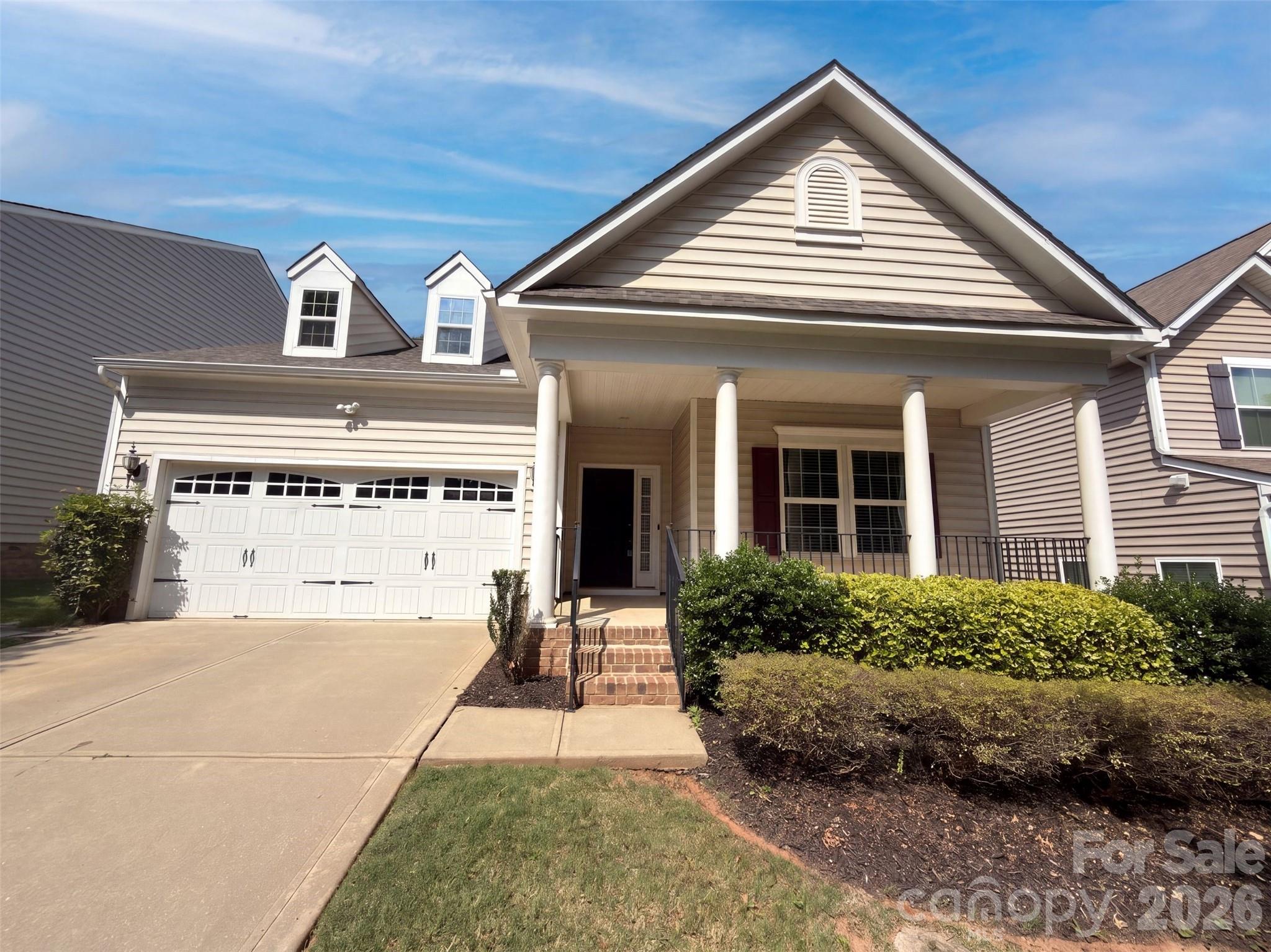 1006 Oakmere Road Property Photo 1