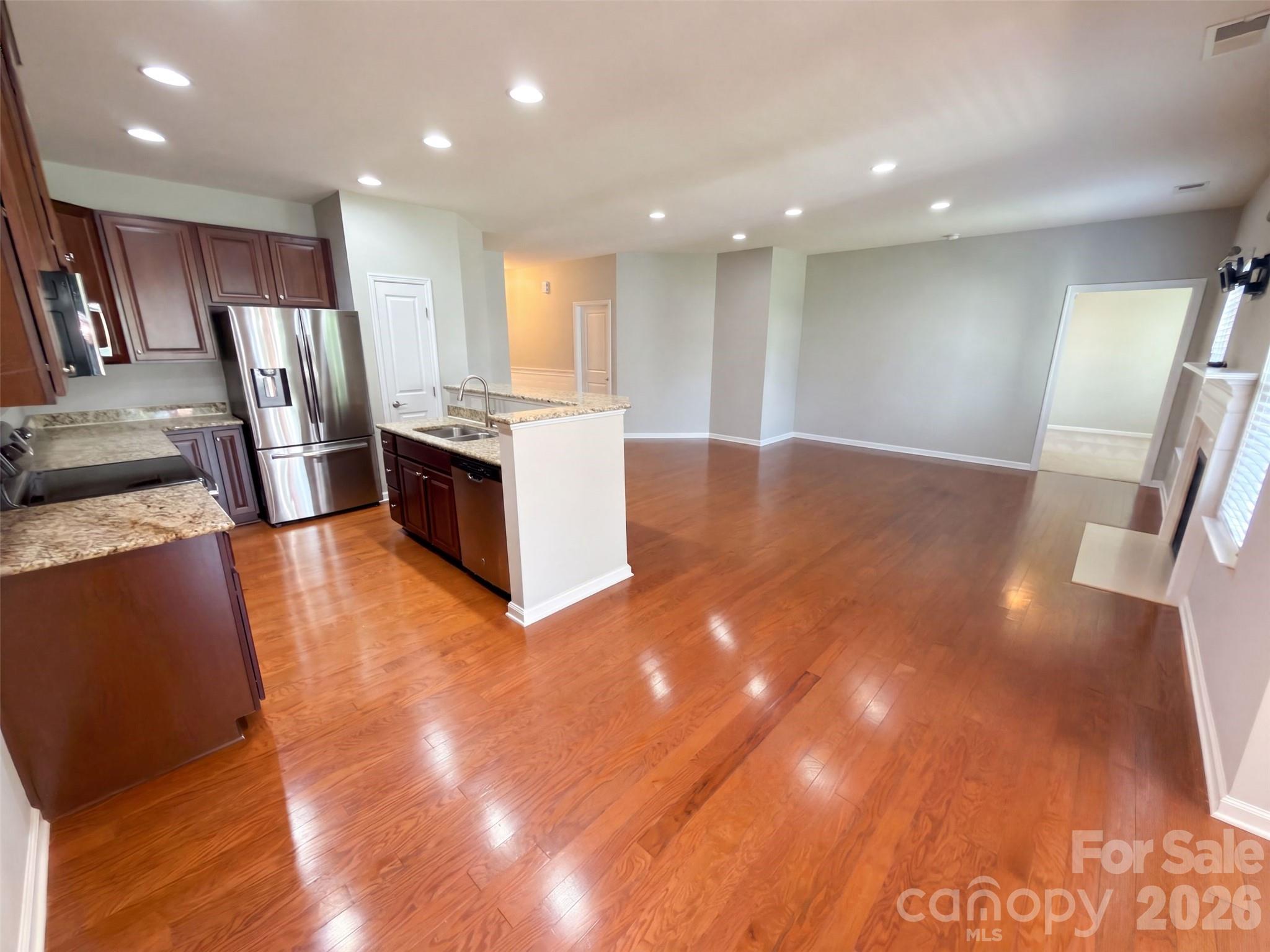 1006 Oakmere Road Property Photo 7