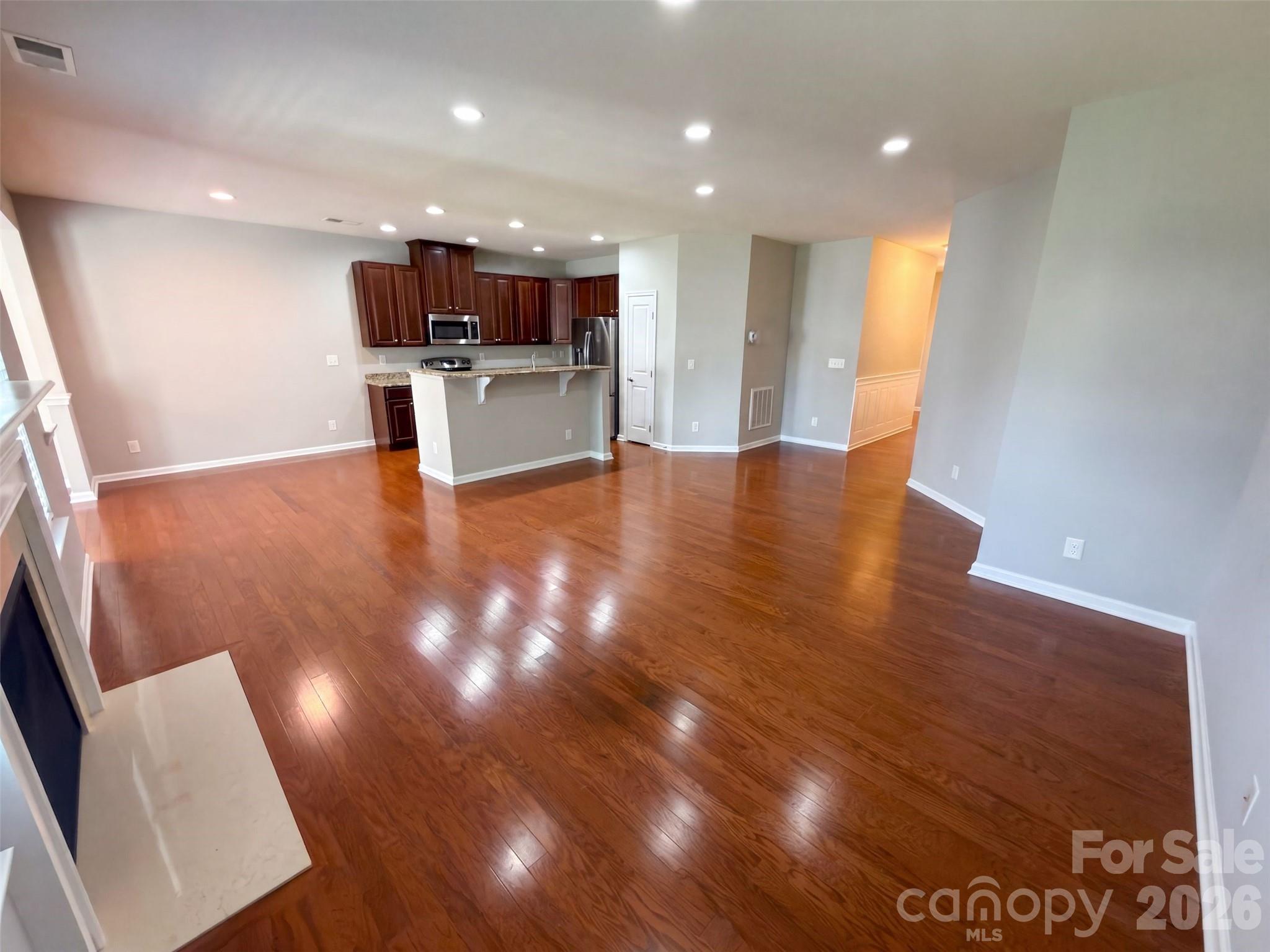 1006 Oakmere Road Property Photo 9