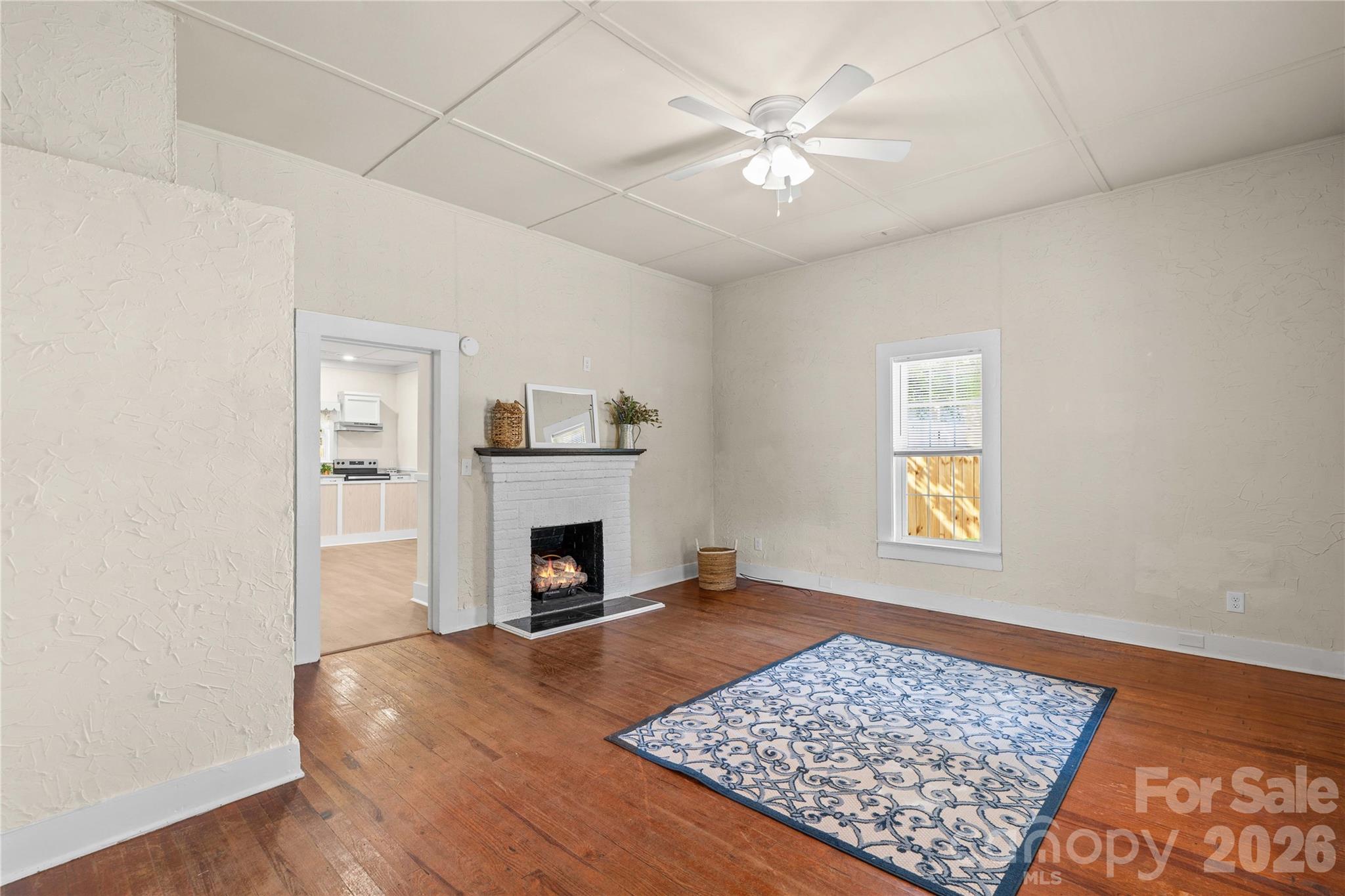 209 E Wilson Avenue Property Photo 4