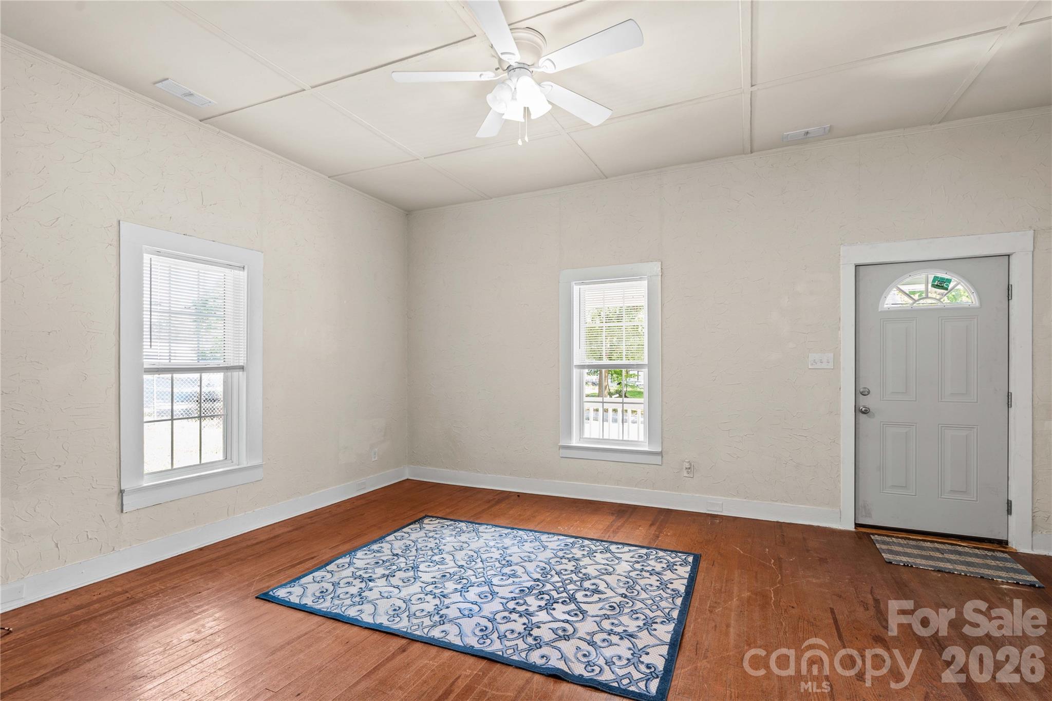 209 E Wilson Avenue Property Photo 6