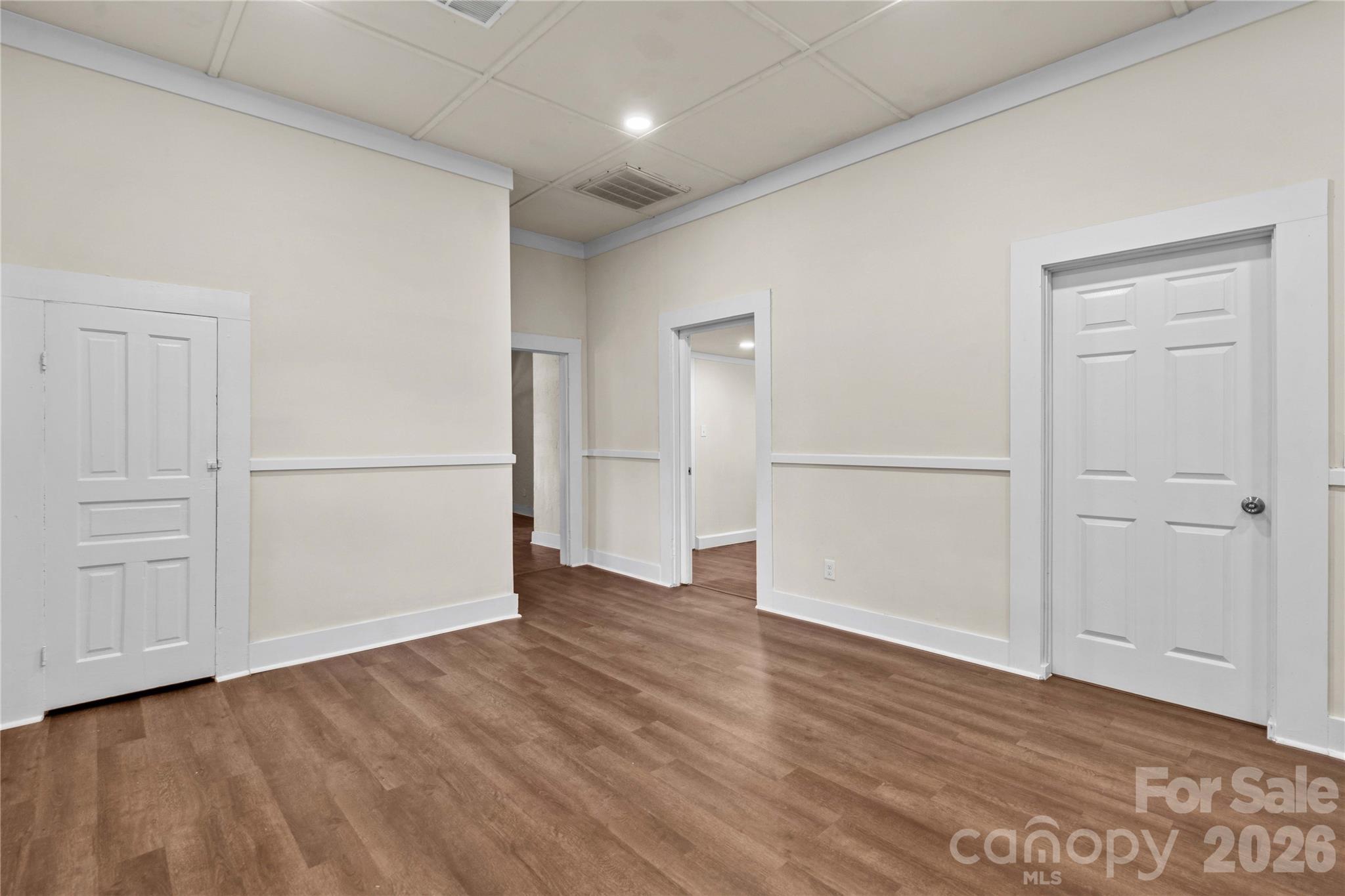209 E Wilson Avenue Property Photo 15