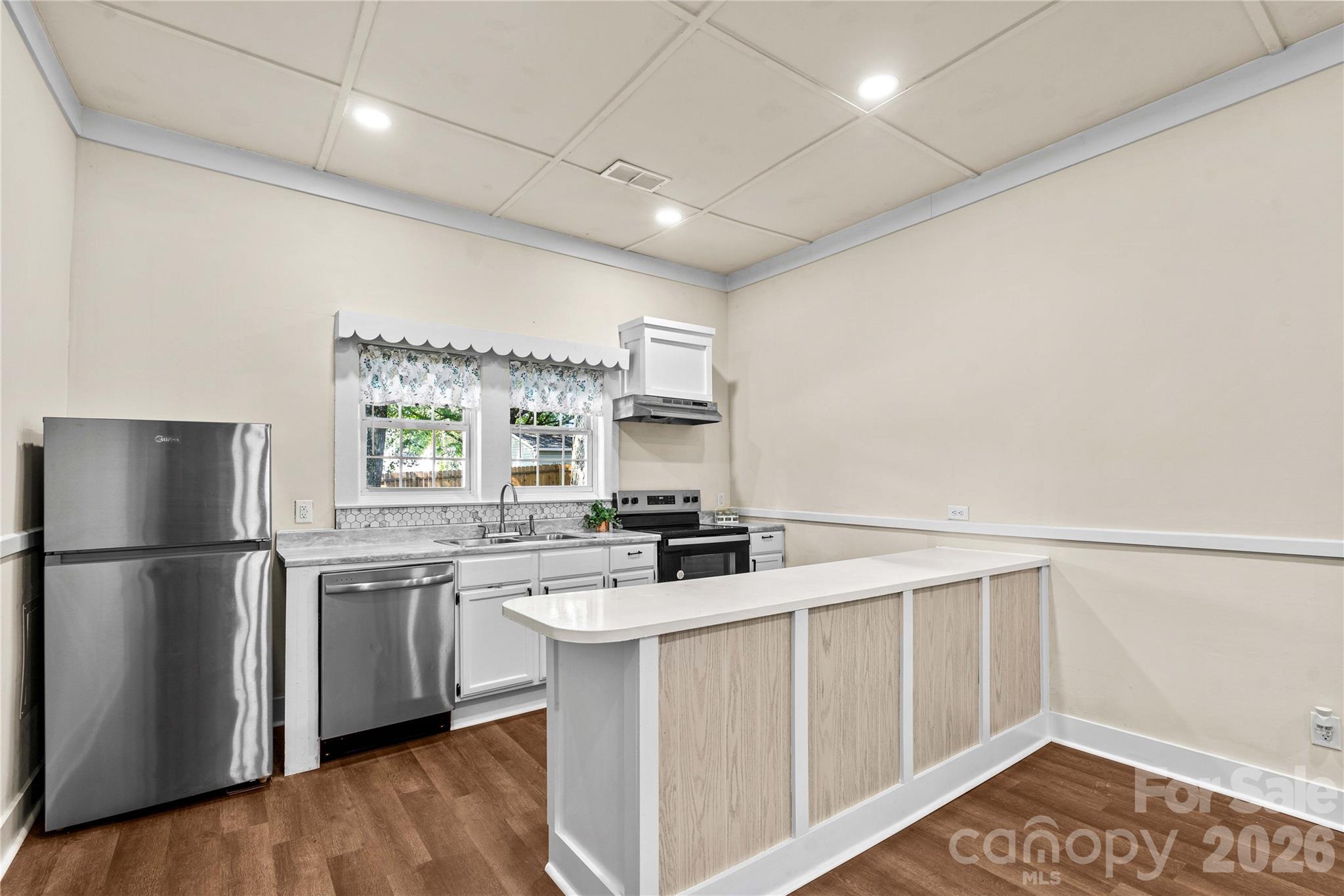 209 E Wilson Avenue Property Photo 16