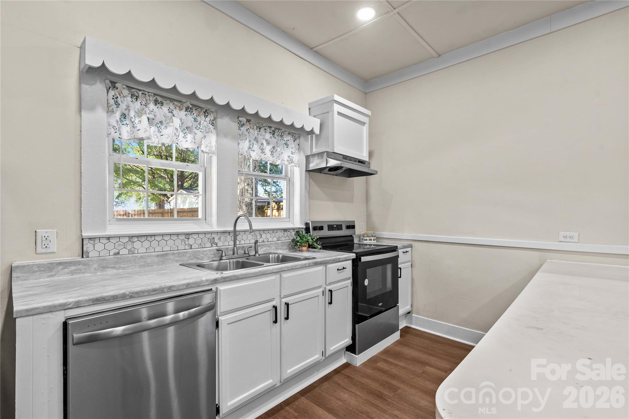 209 E Wilson Avenue Property Photo 17