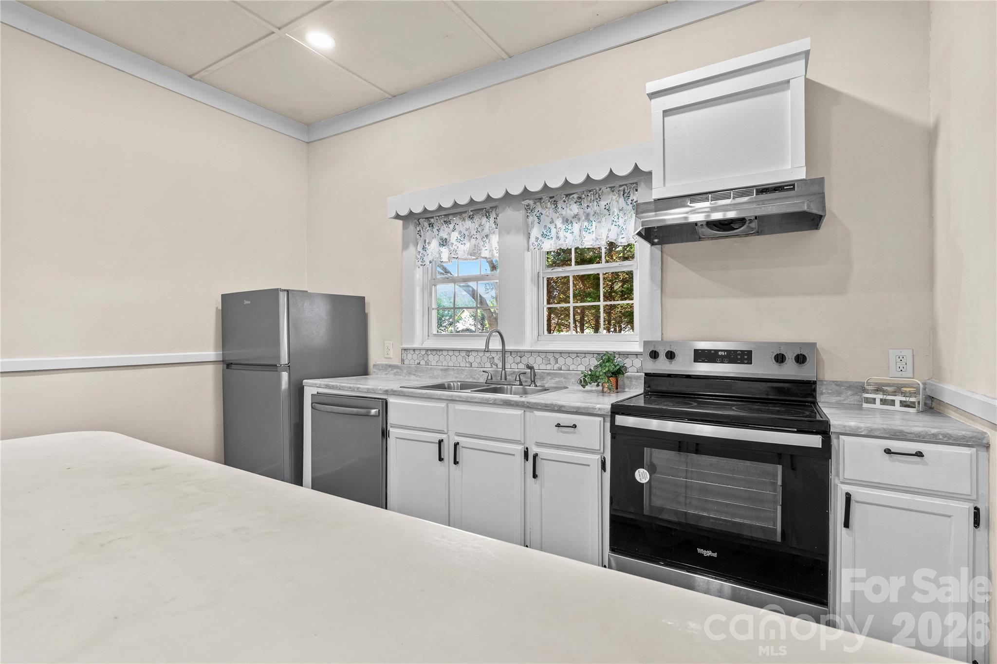 209 E Wilson Avenue Property Photo 18