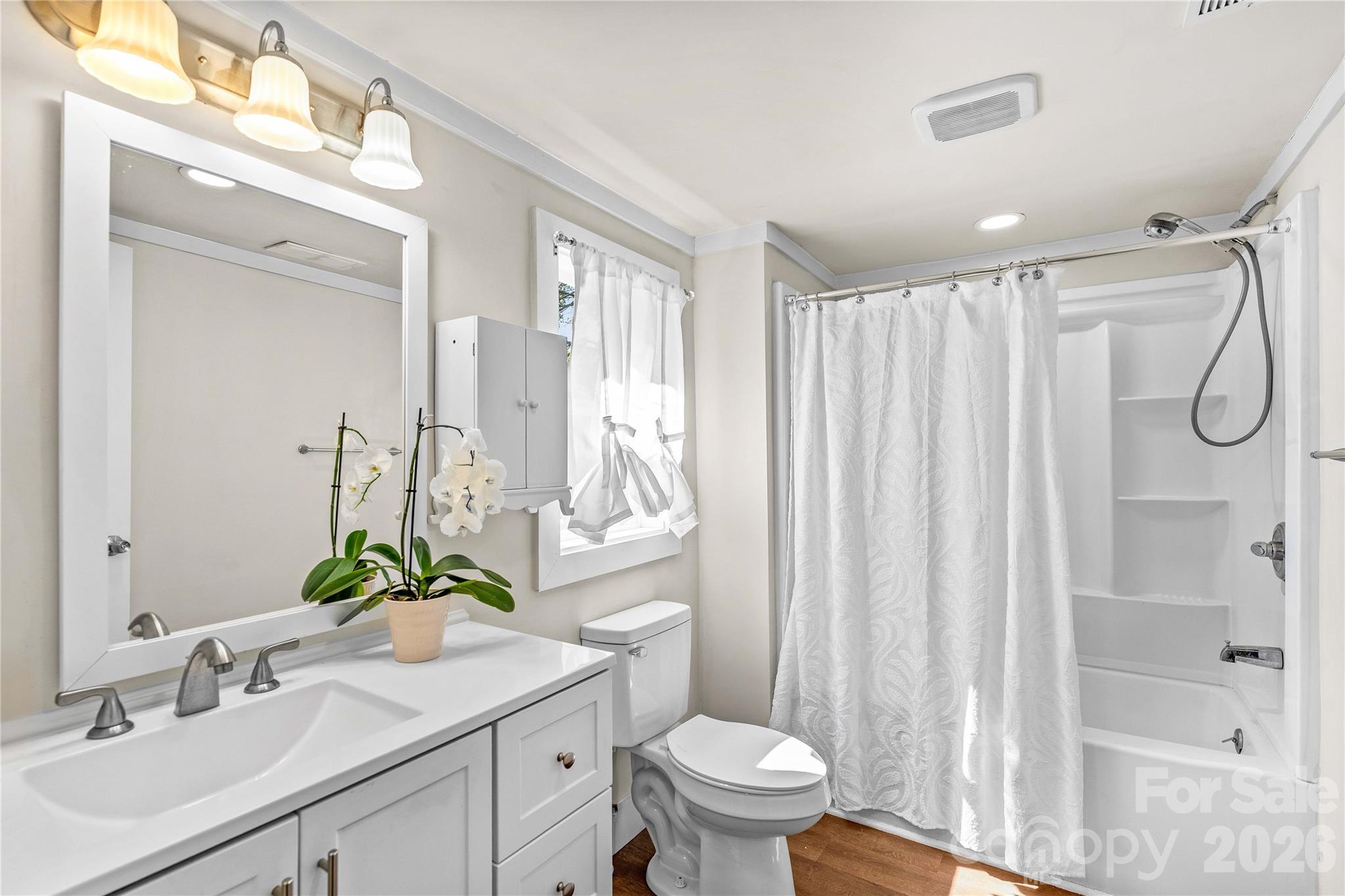 209 E Wilson Avenue Property Photo 26
