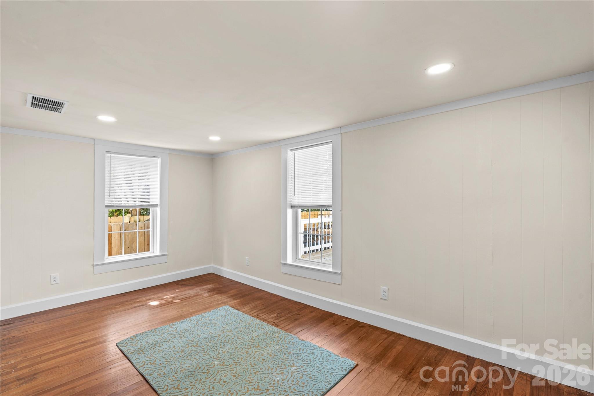 209 E Wilson Avenue Property Photo 28
