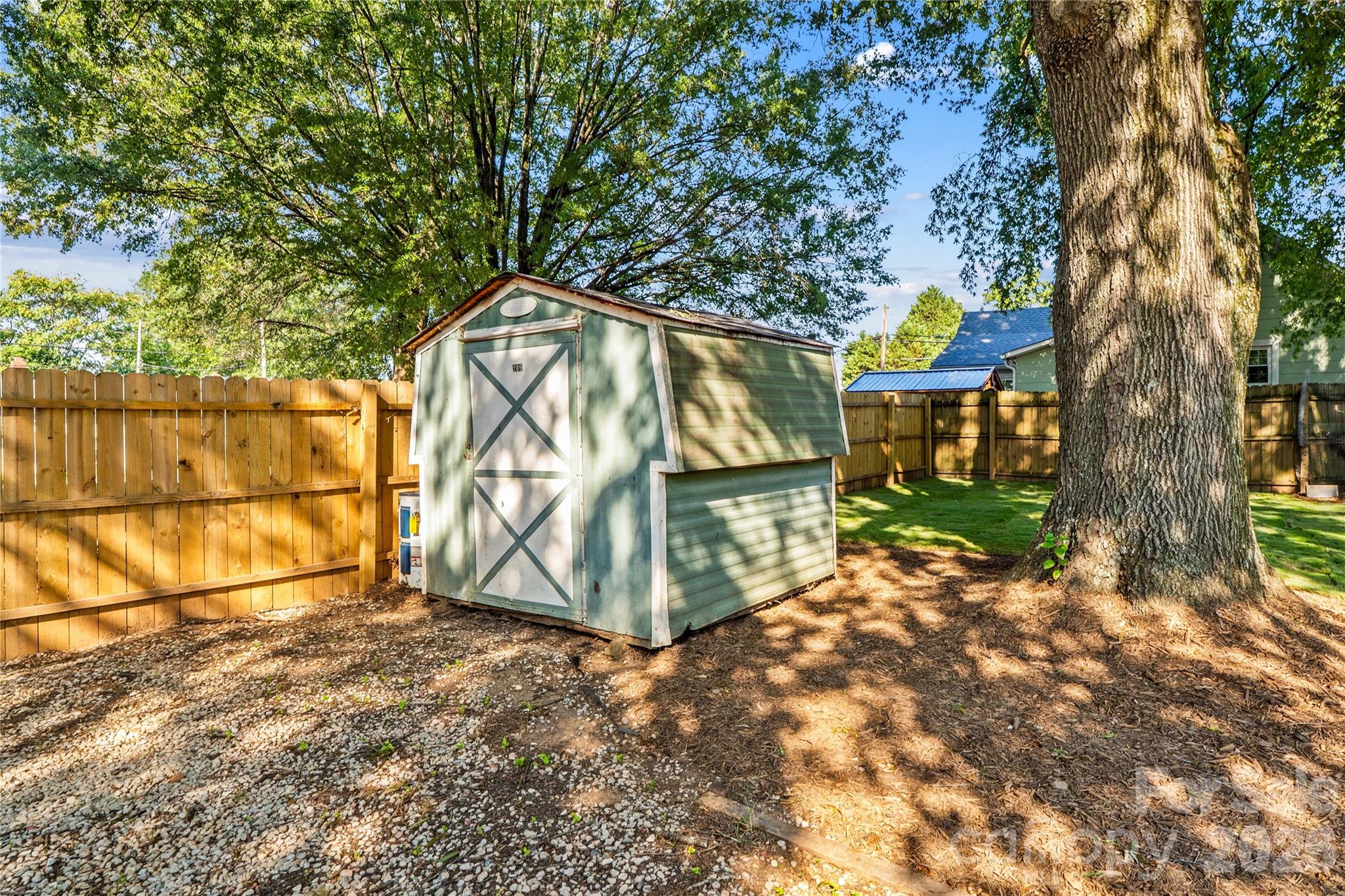 209 E Wilson Avenue Property Photo 38