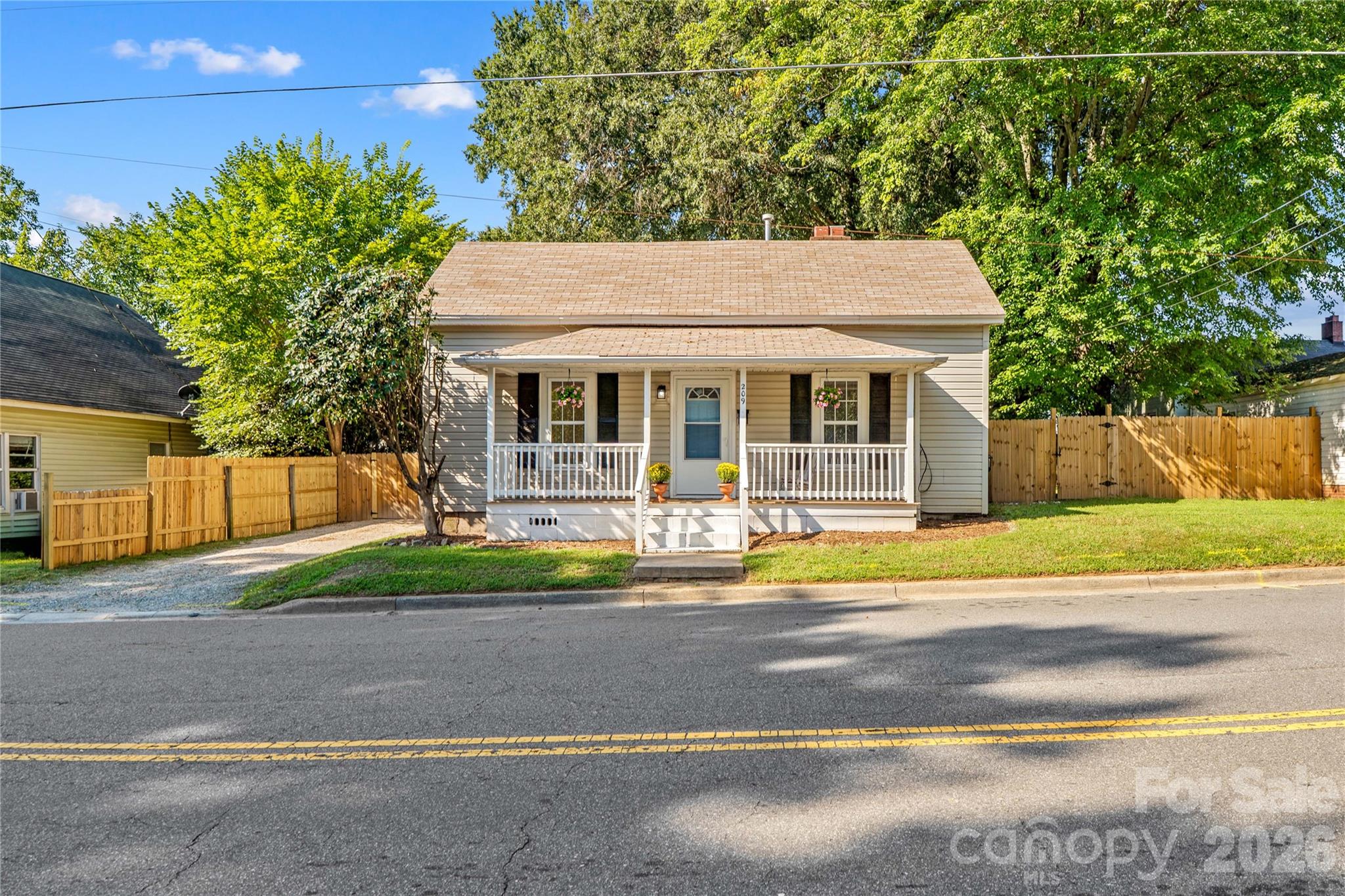 209 E Wilson Avenue Property Photo 44