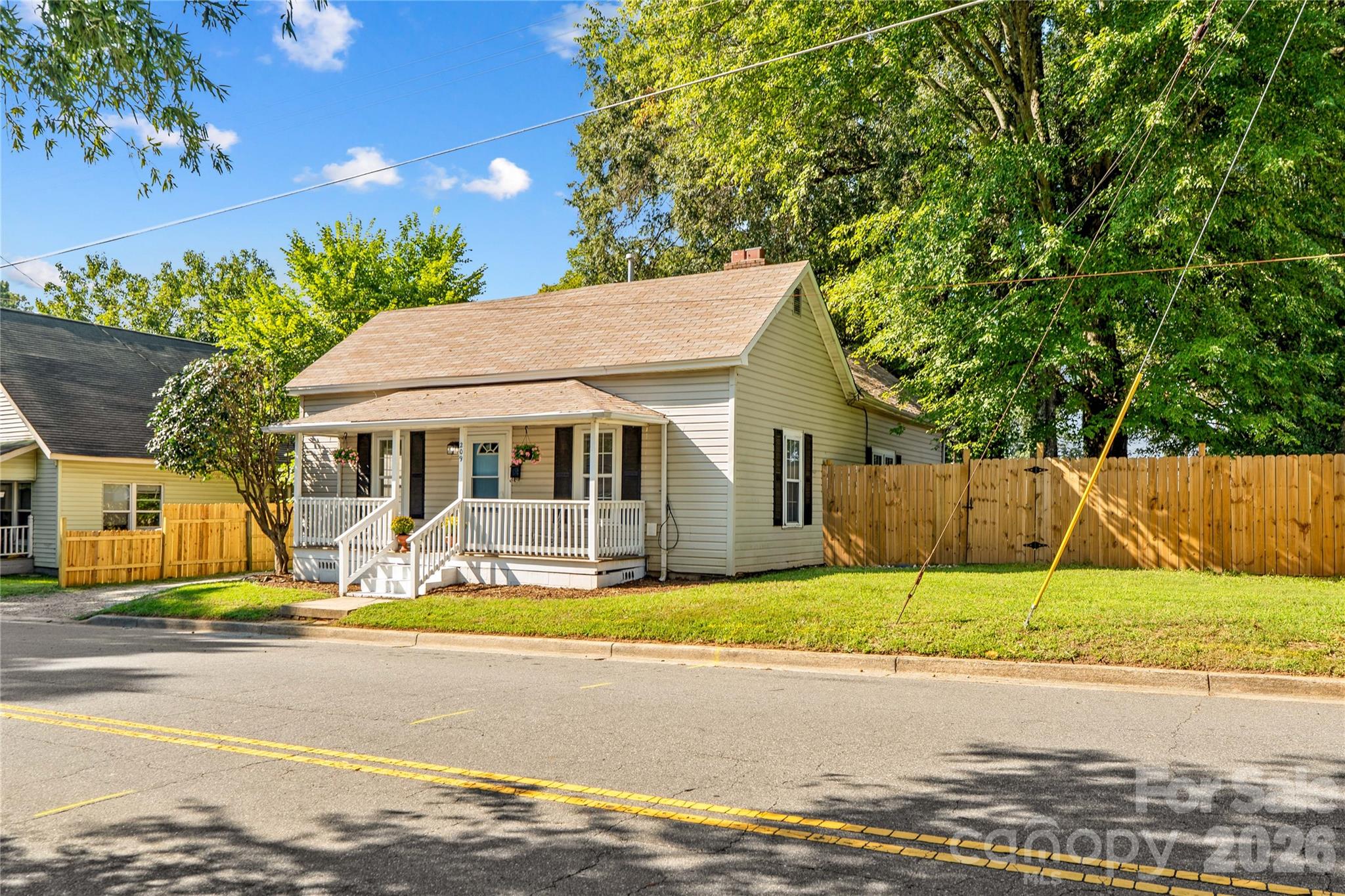 209 E Wilson Avenue Property Photo 45