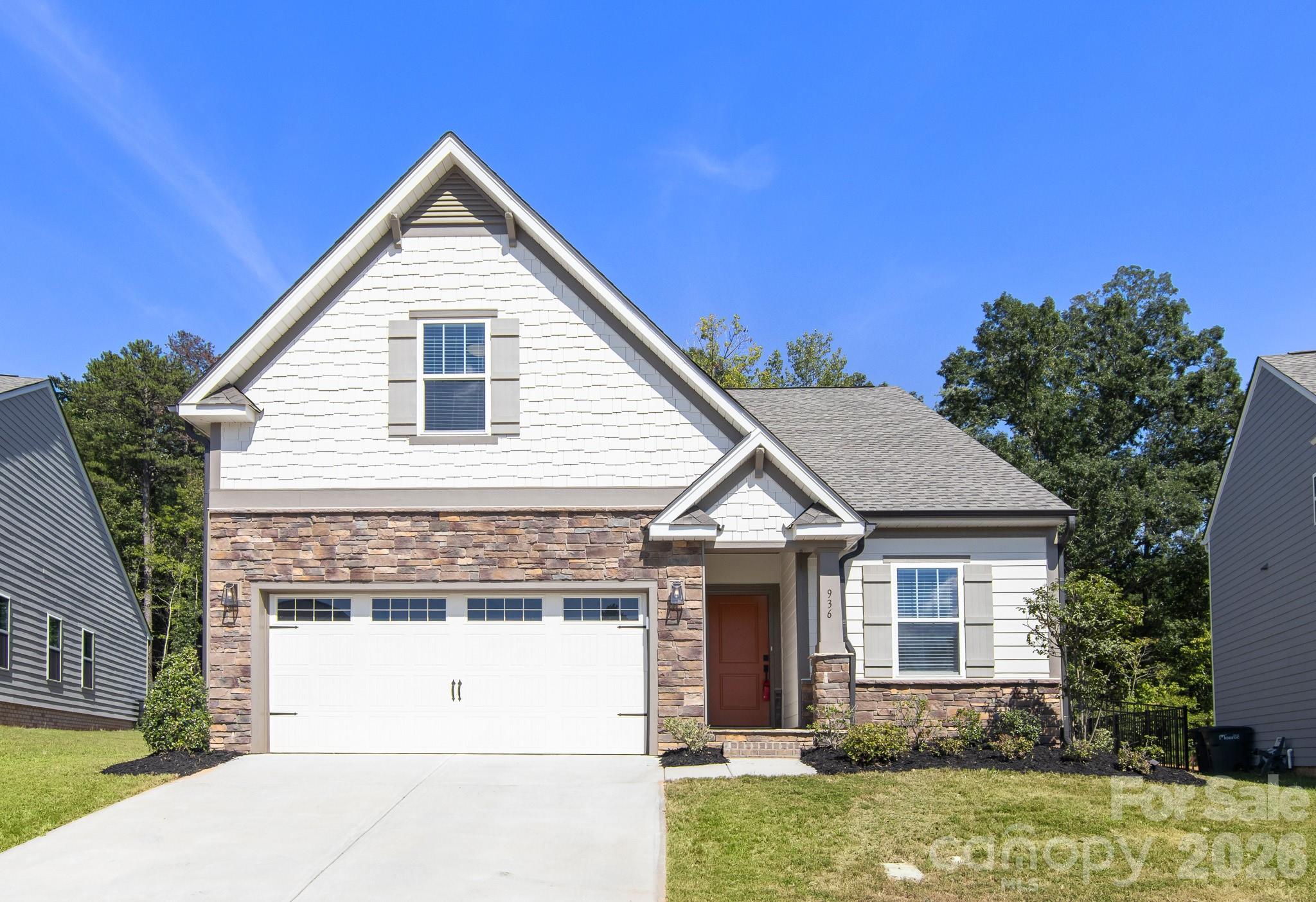 936 Scotch Meadows Loop Property Photo 1