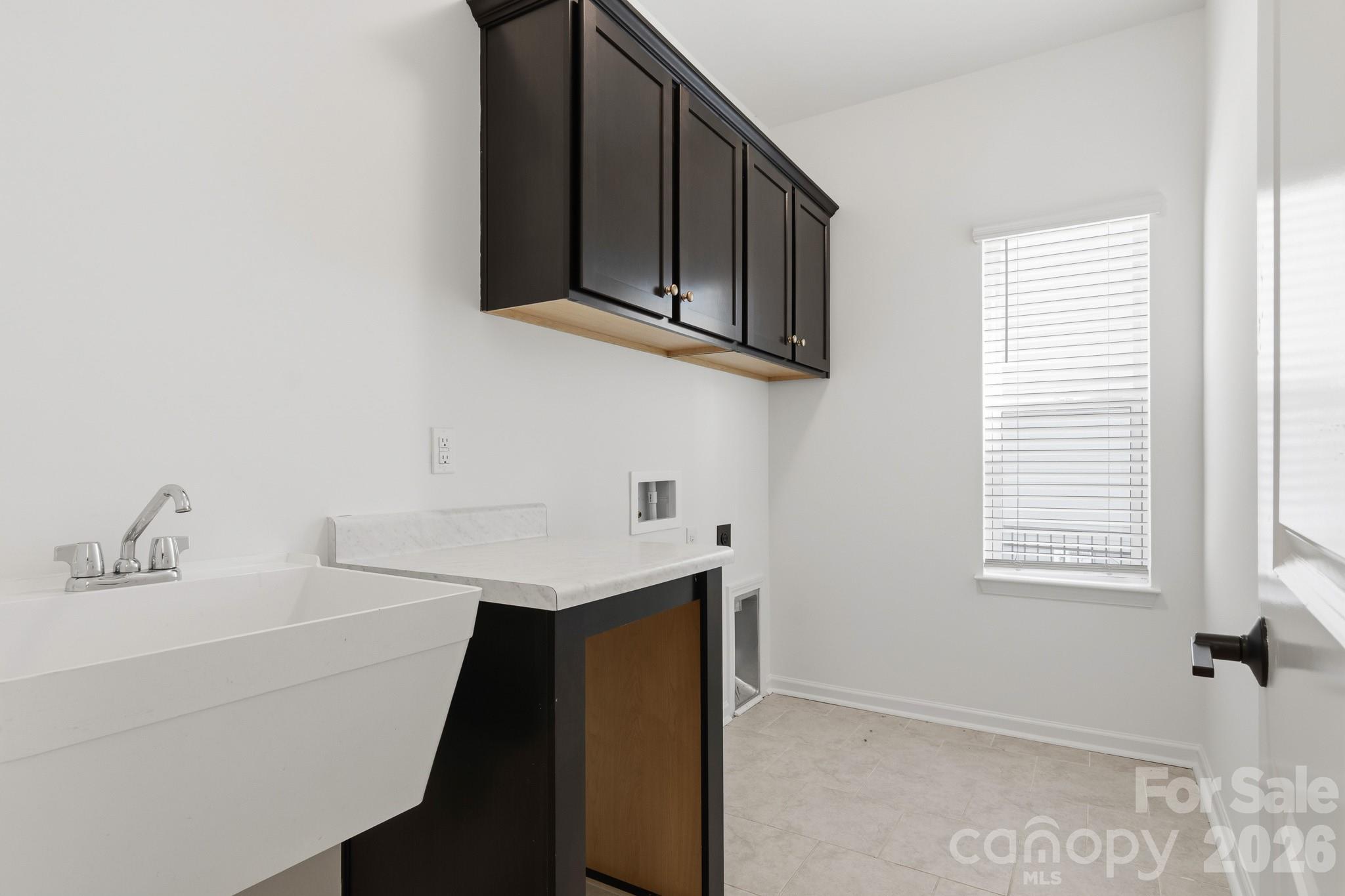936 Scotch Meadows Loop Property Photo 11