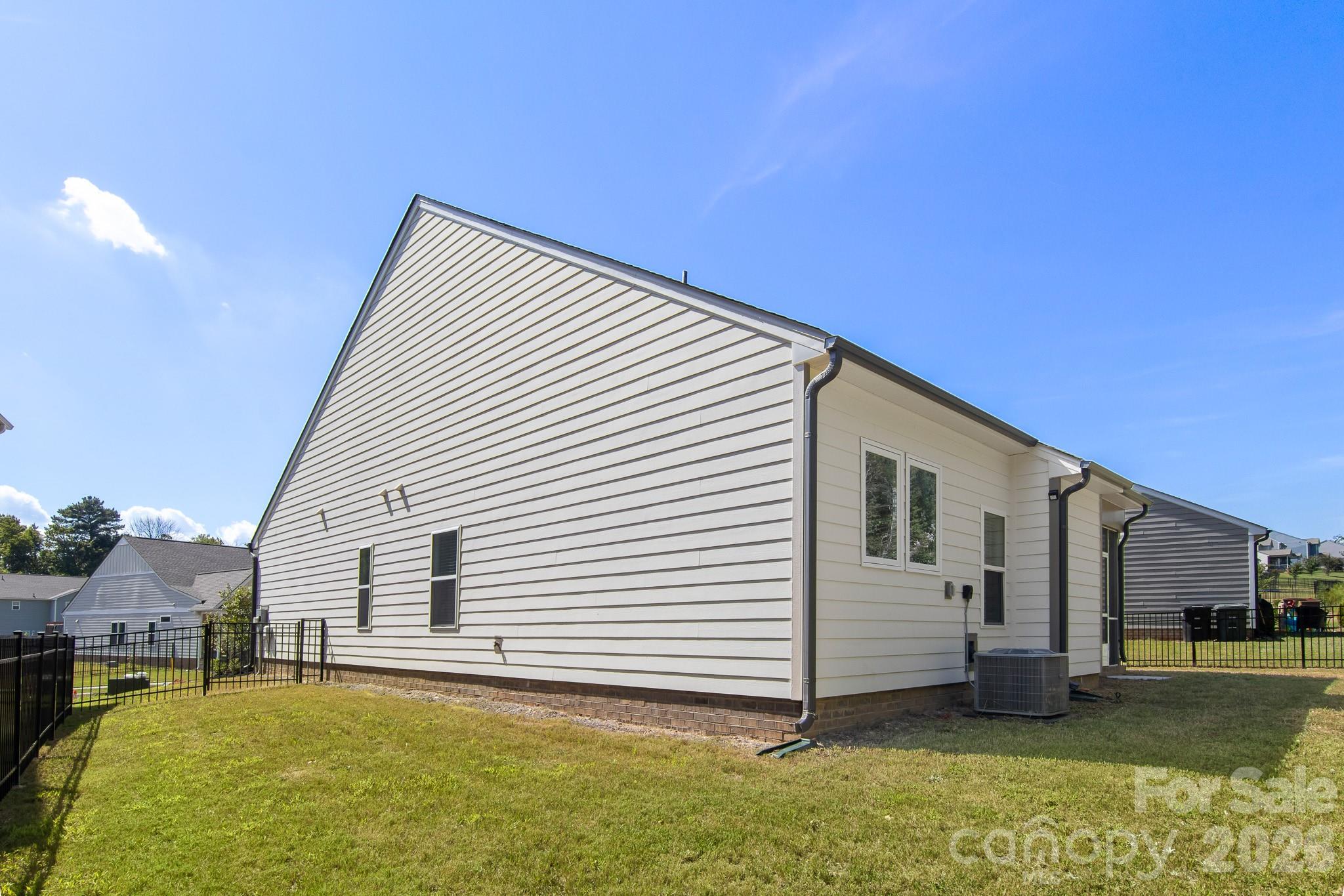 936 Scotch Meadows Loop Property Photo 37