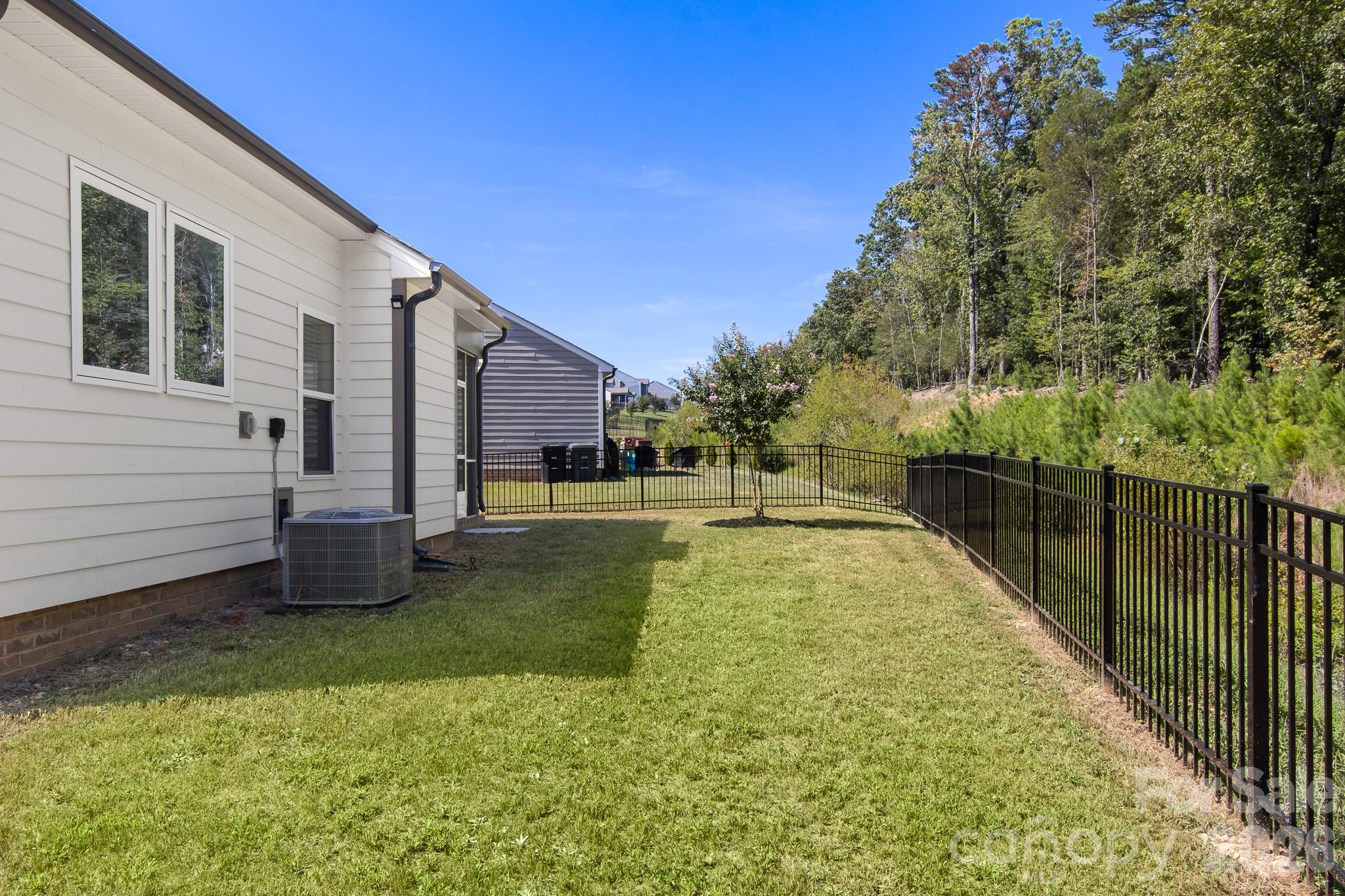 936 Scotch Meadows Loop Property Photo 38