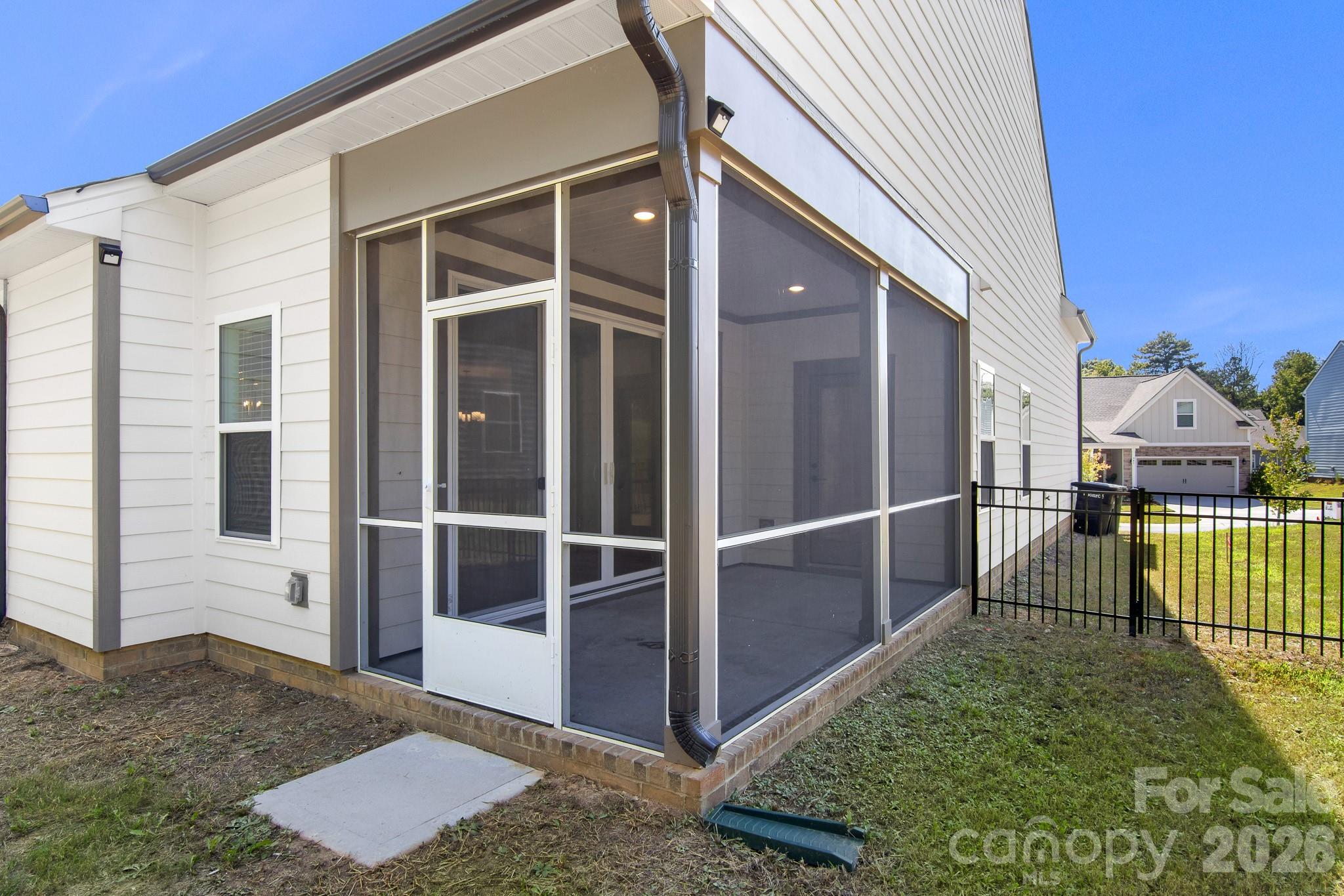 936 Scotch Meadows Loop Property Photo 44