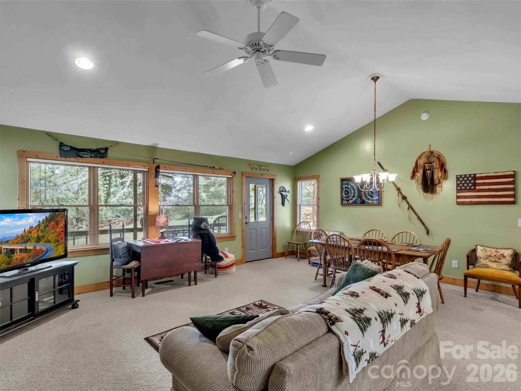 136 Buchanan Loop Property Photo 2